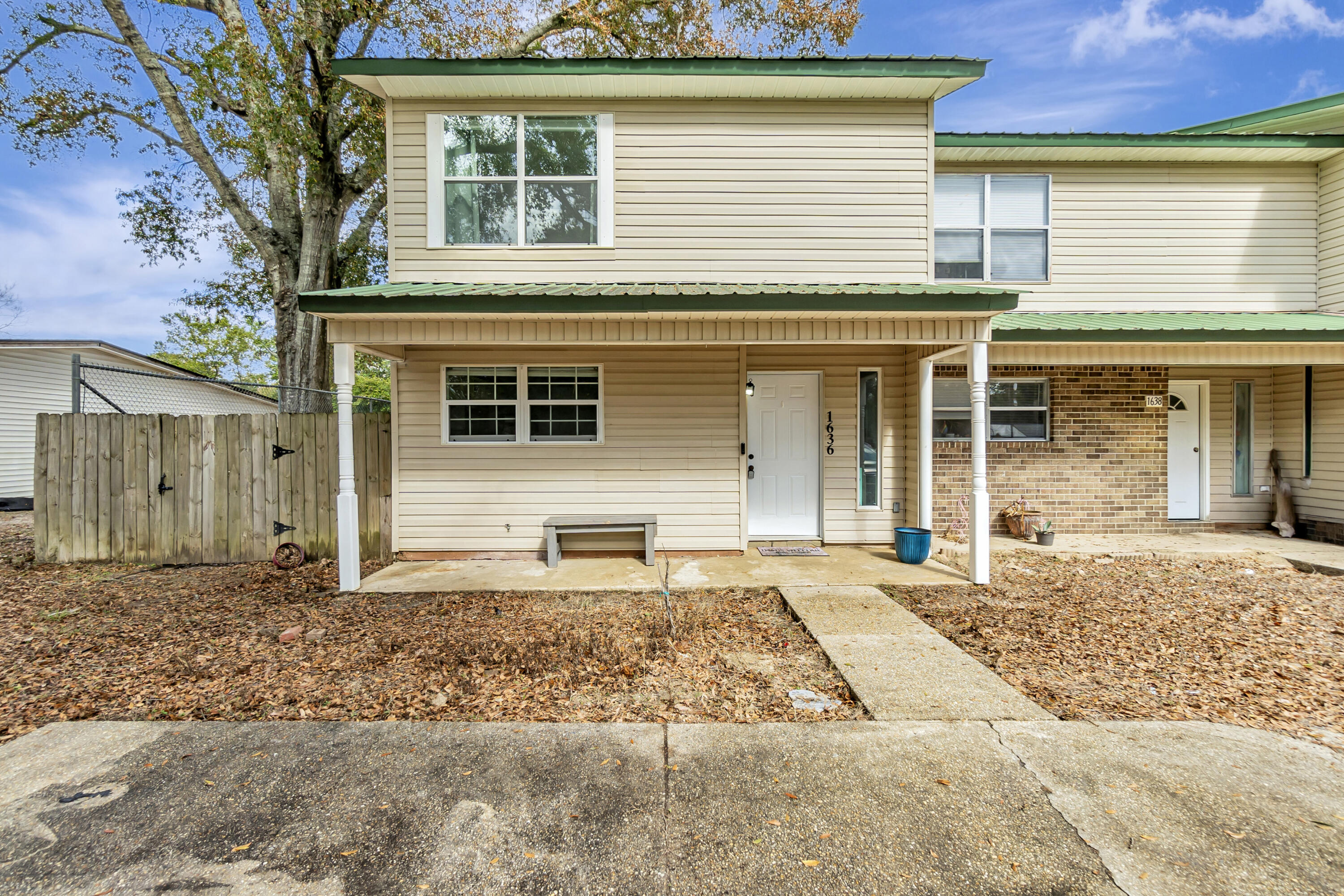 PEPPERTREE T/H - Residential