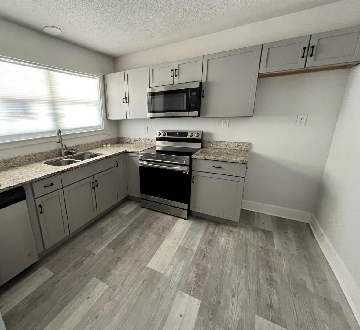 PEPPERTREE T/H - Residential