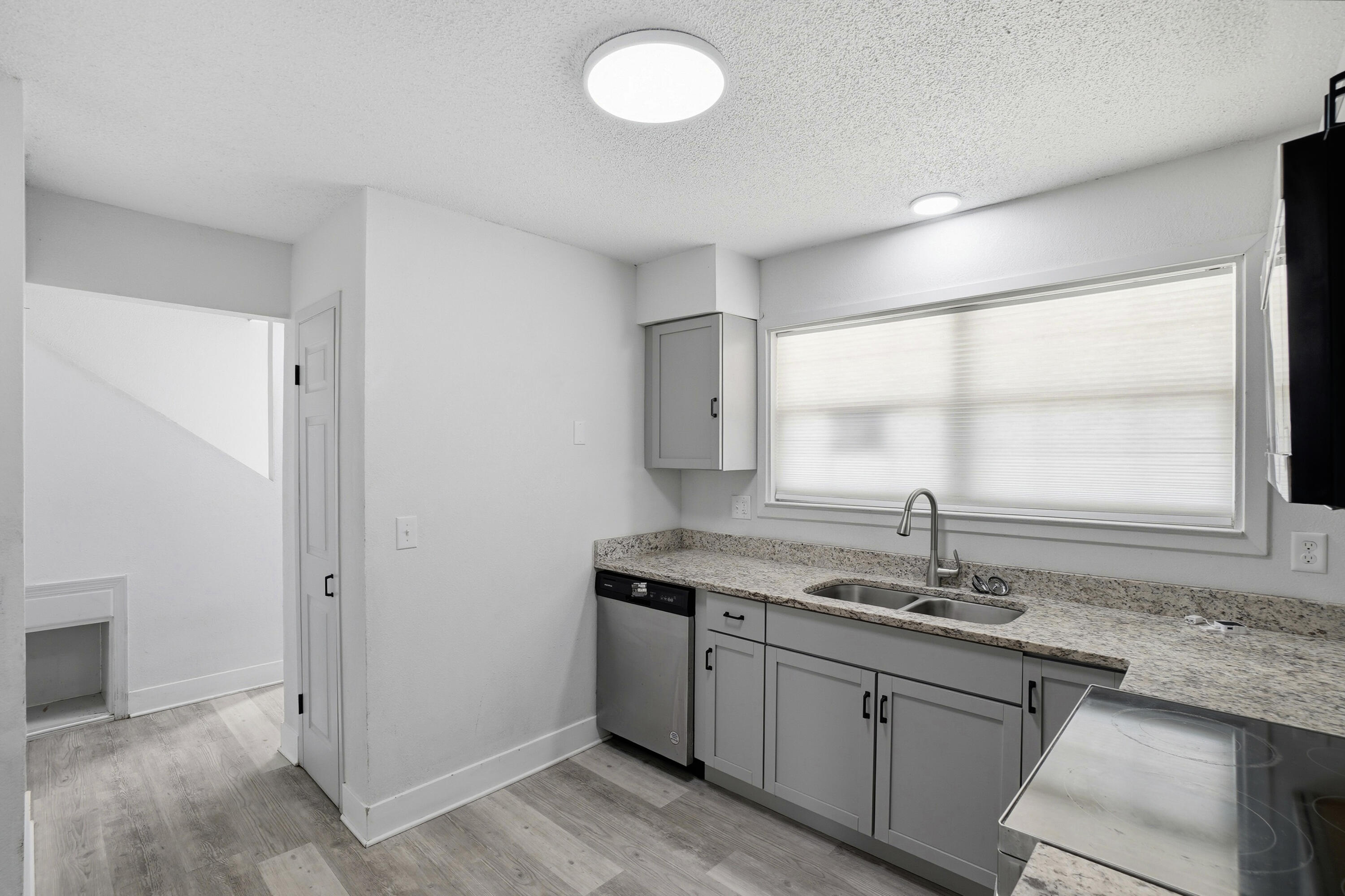 PEPPERTREE T/H - Residential