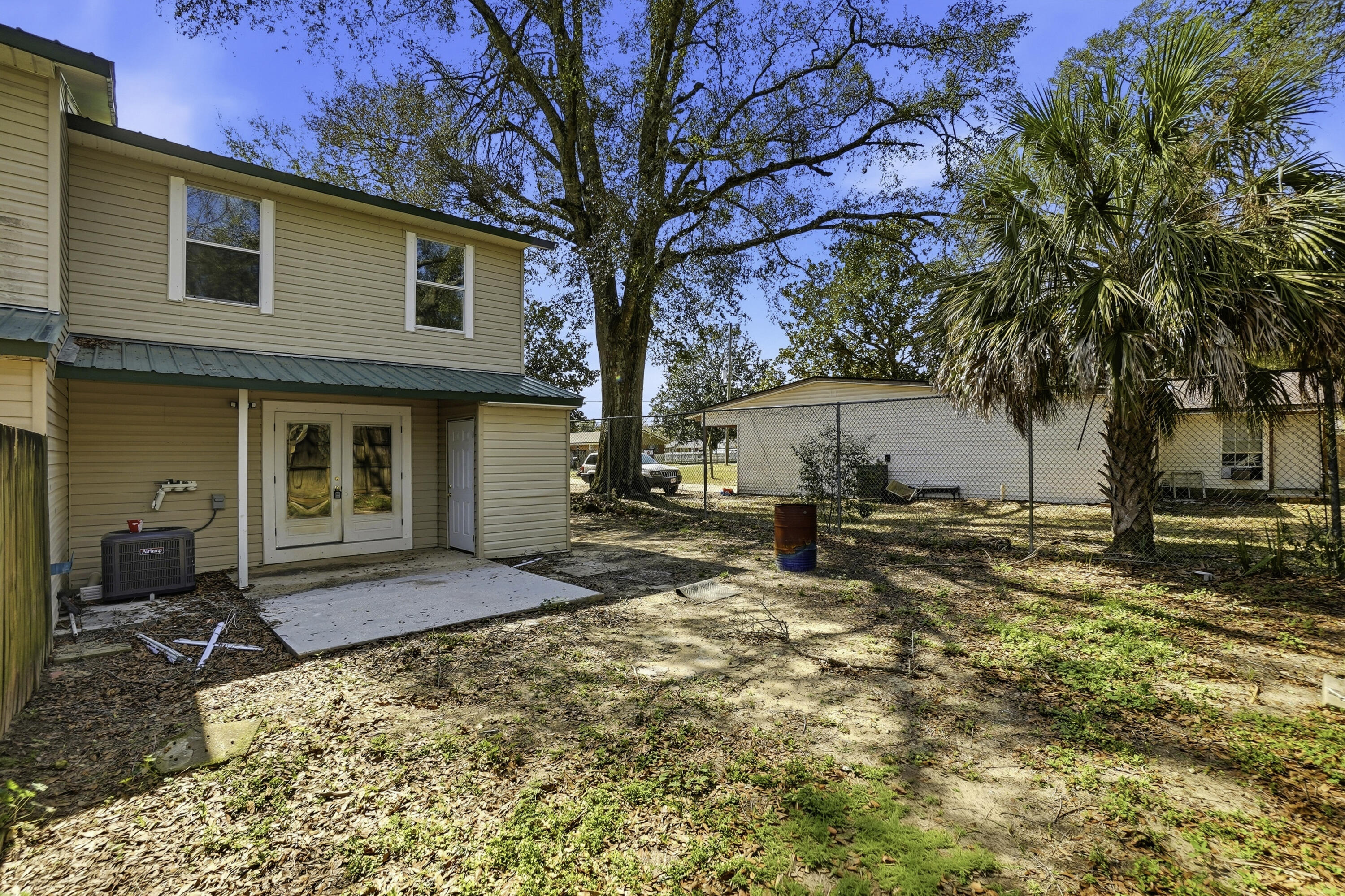 PEPPERTREE T/H - Residential