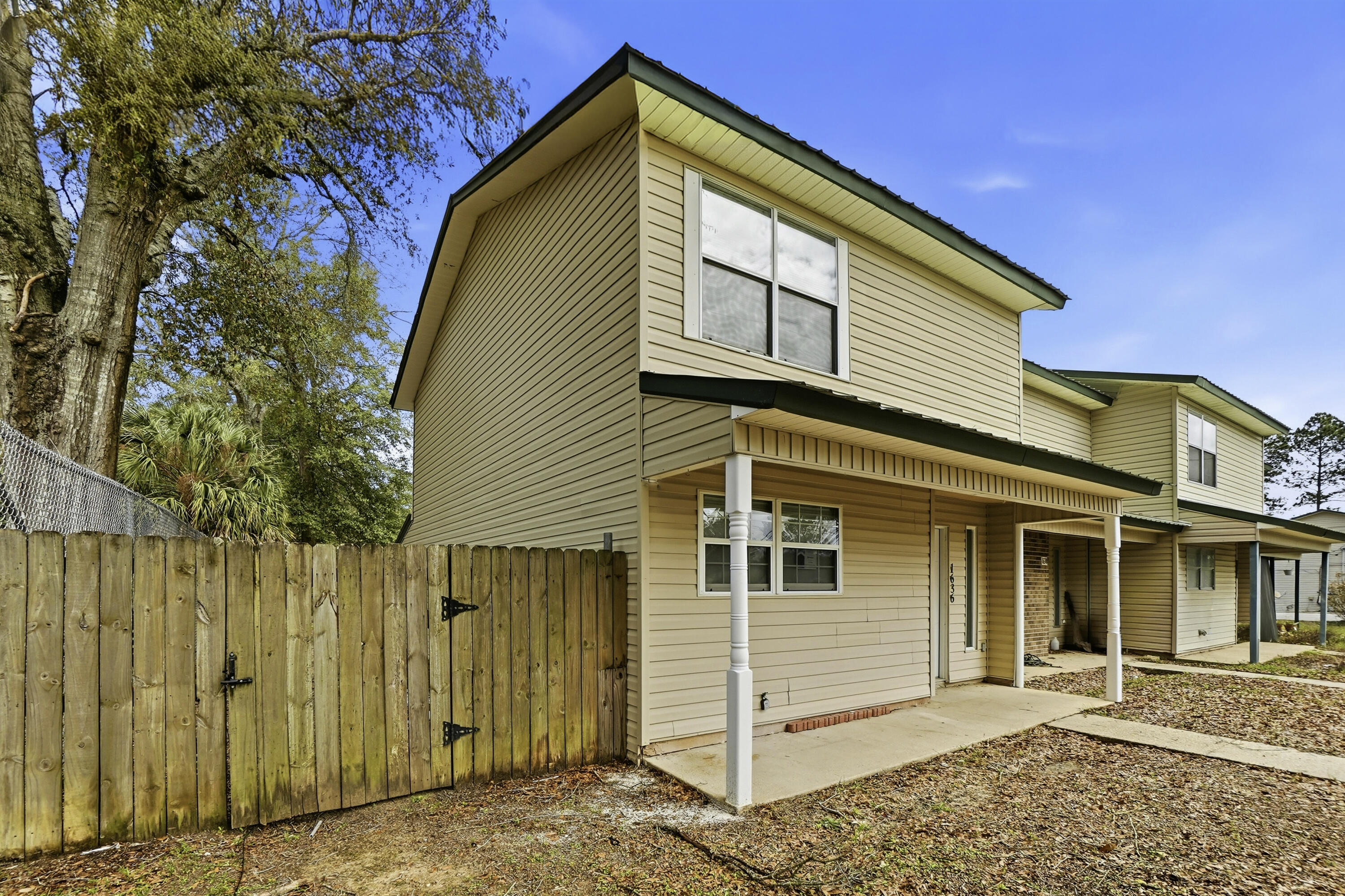 PEPPERTREE T/H - Residential