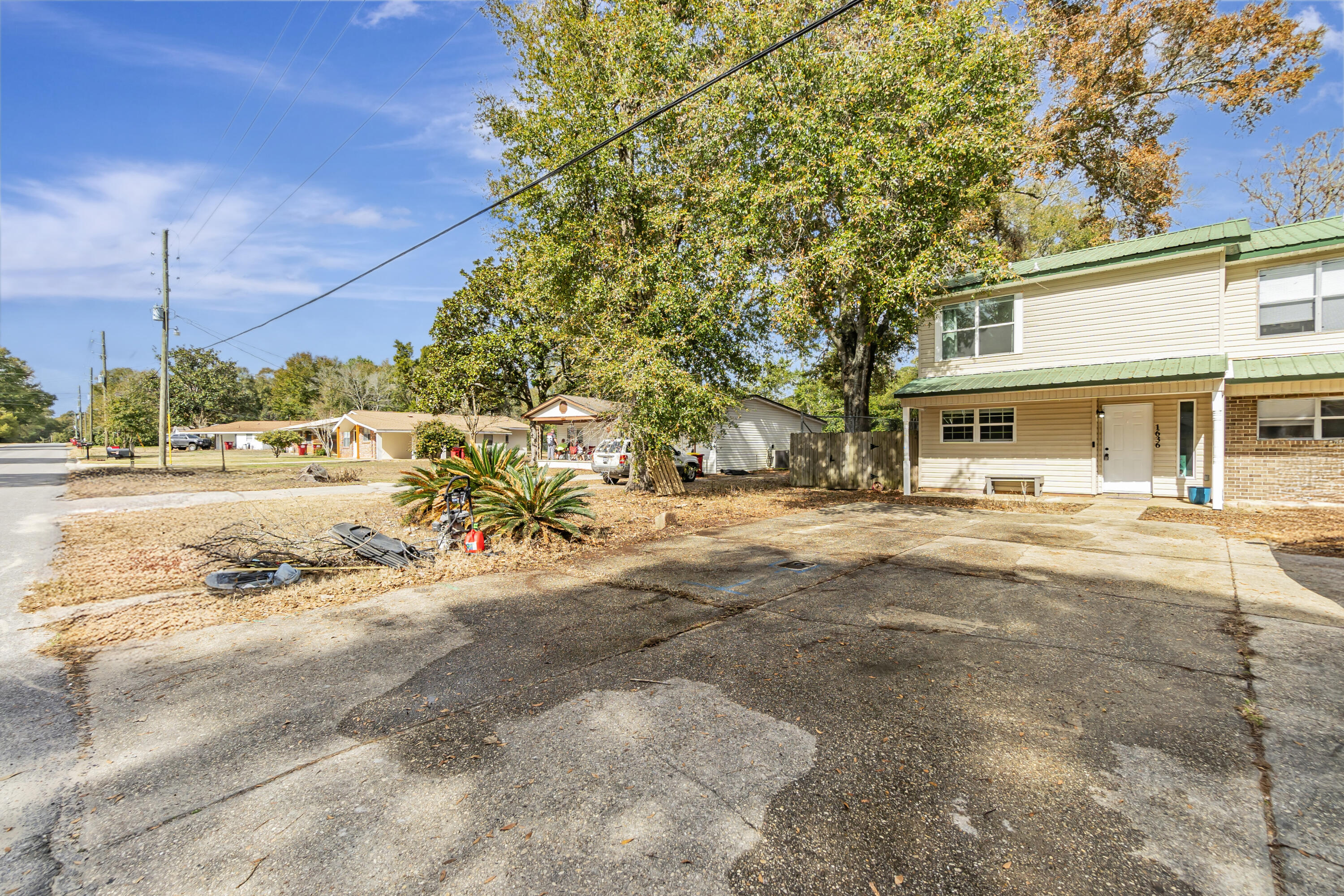 PEPPERTREE T/H - Residential