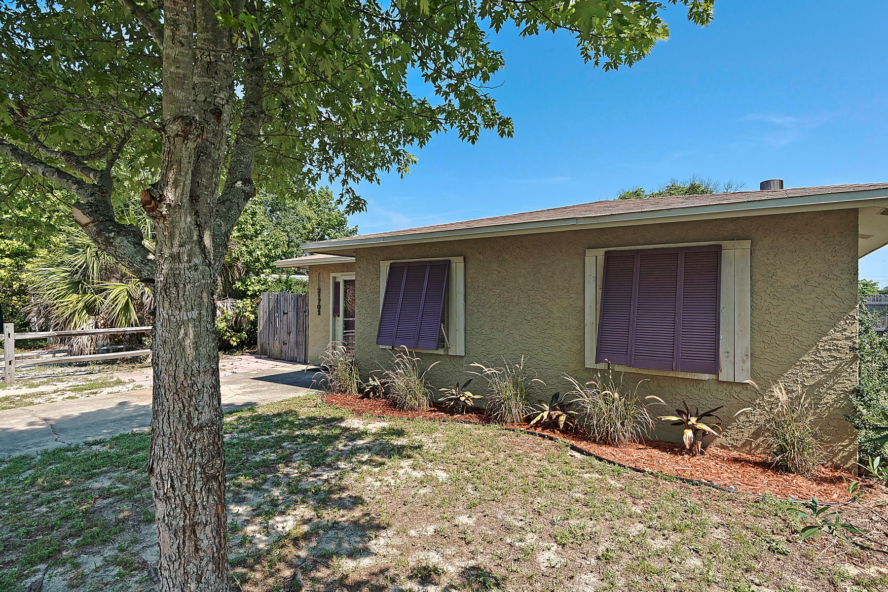 RIVIERA BEACH 1ST ADDN - Residential