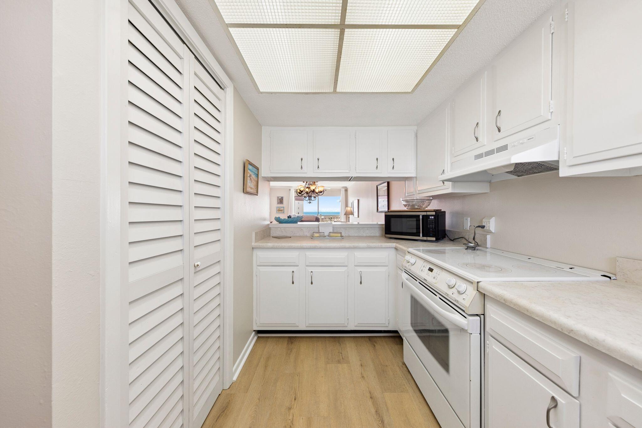 EL MATADOR CONDO - Residential