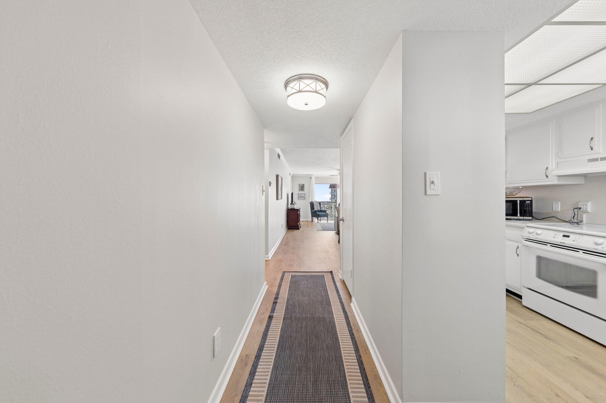 EL MATADOR CONDO - Residential