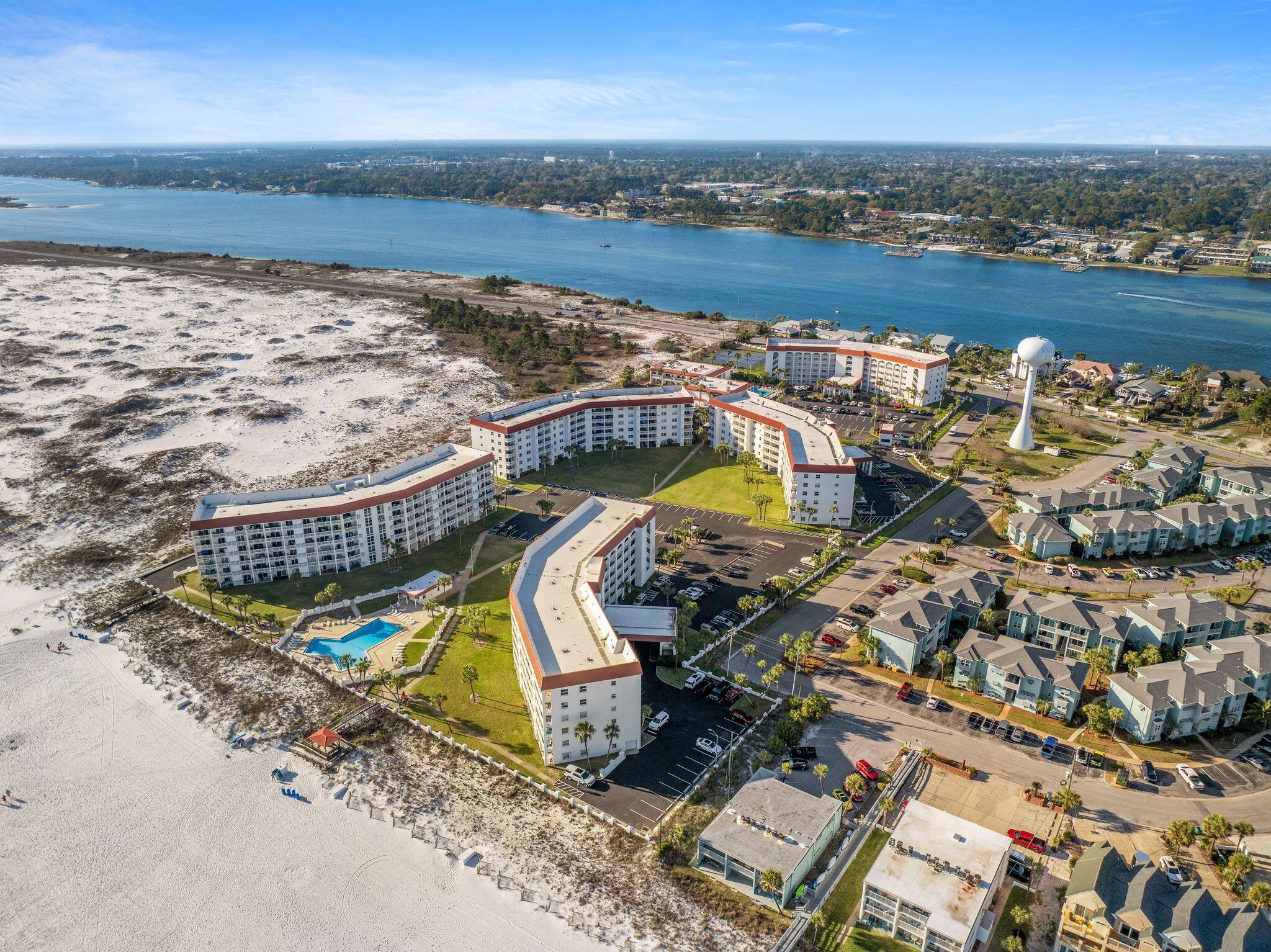 EL MATADOR CONDO - Residential