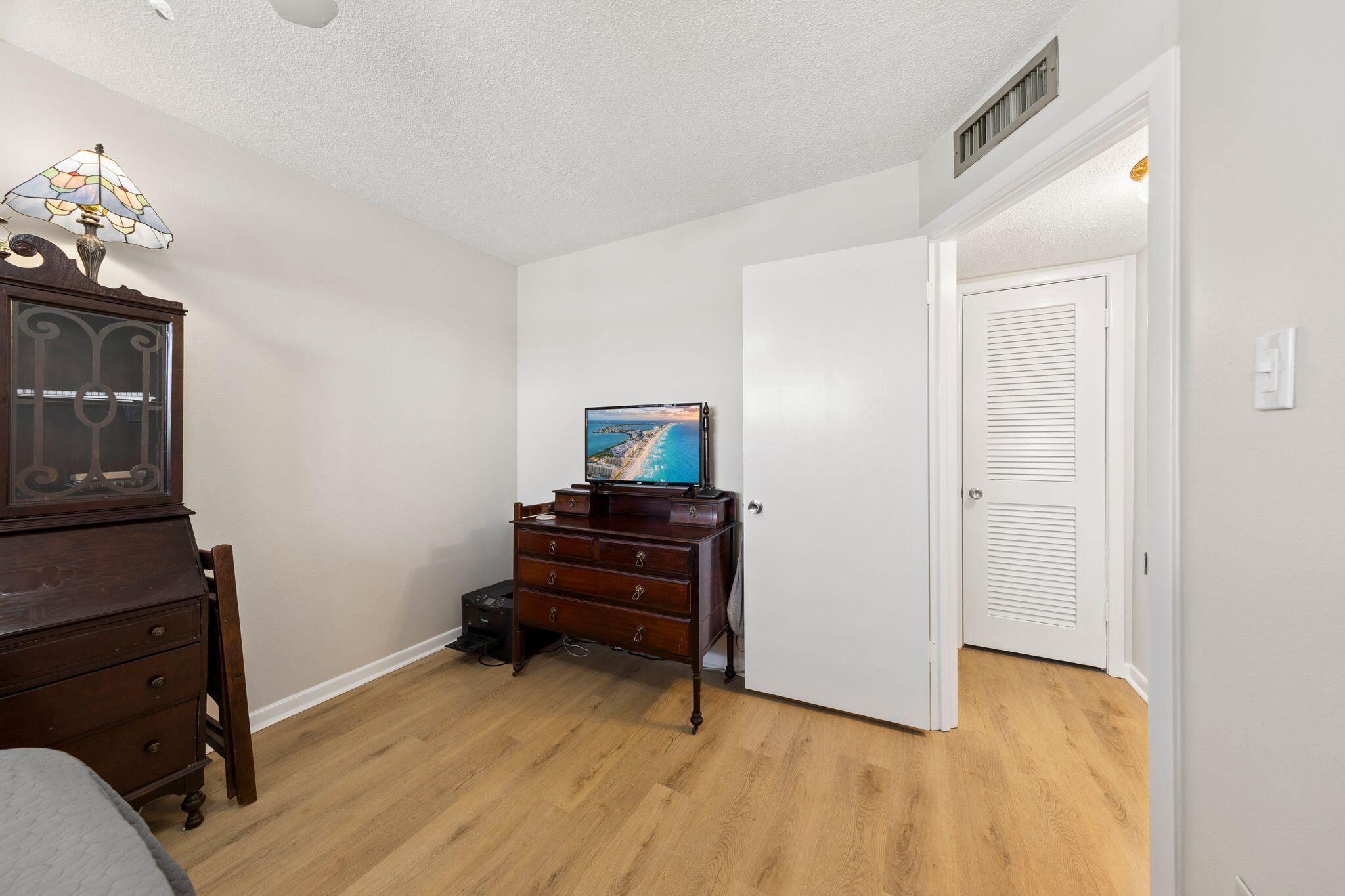 EL MATADOR CONDO - Residential