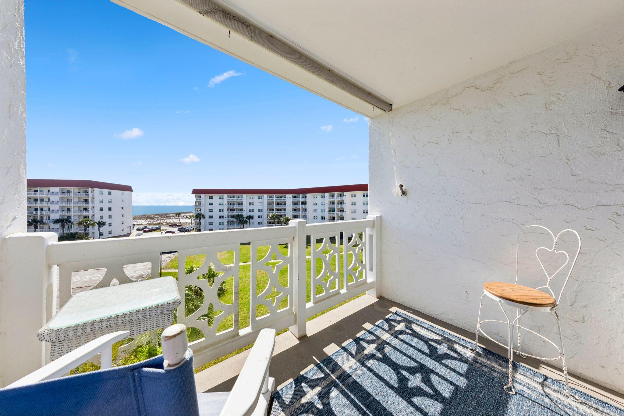 EL MATADOR CONDO - Residential