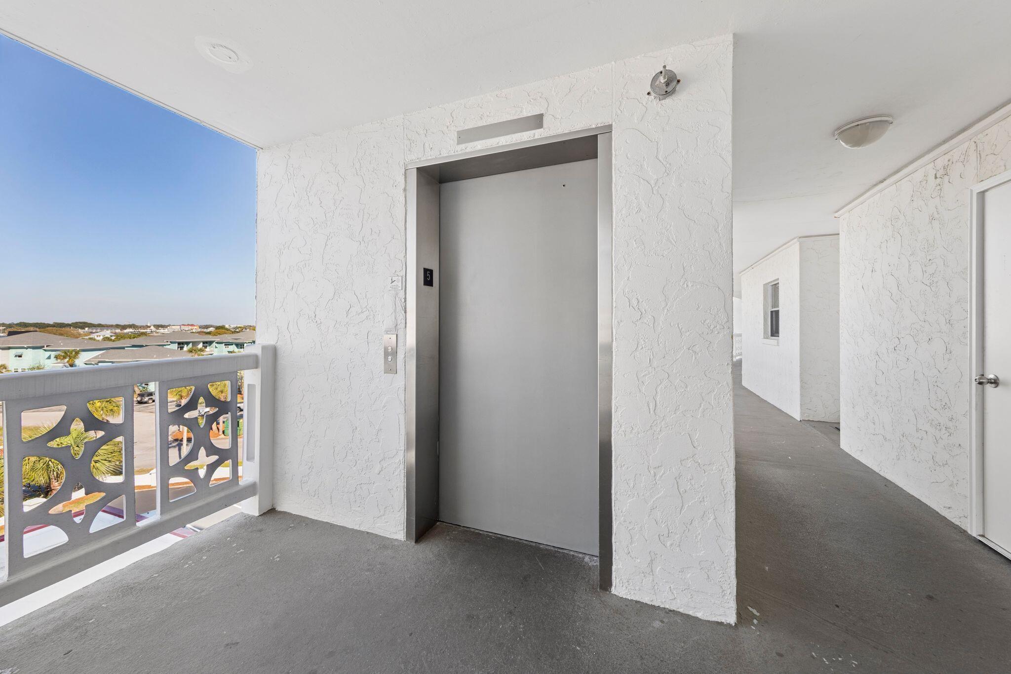 EL MATADOR CONDO - Residential