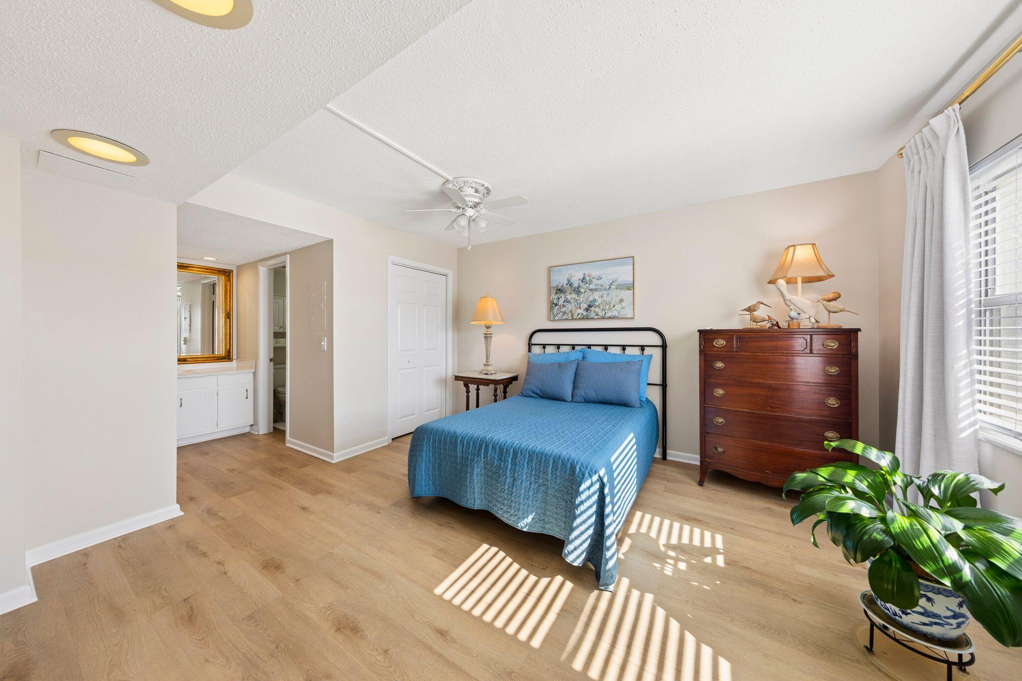 EL MATADOR CONDO - Residential