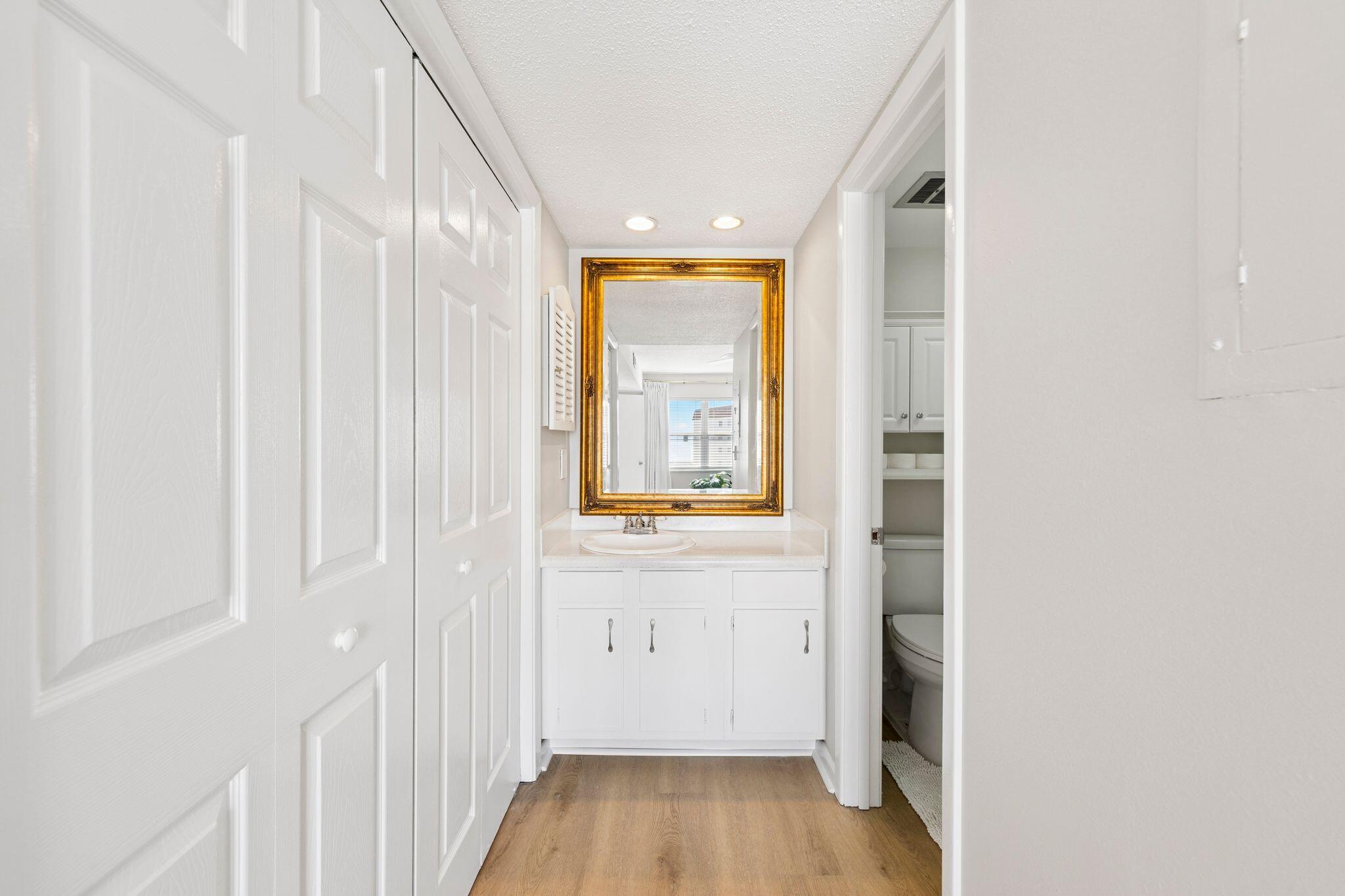 EL MATADOR CONDO - Residential