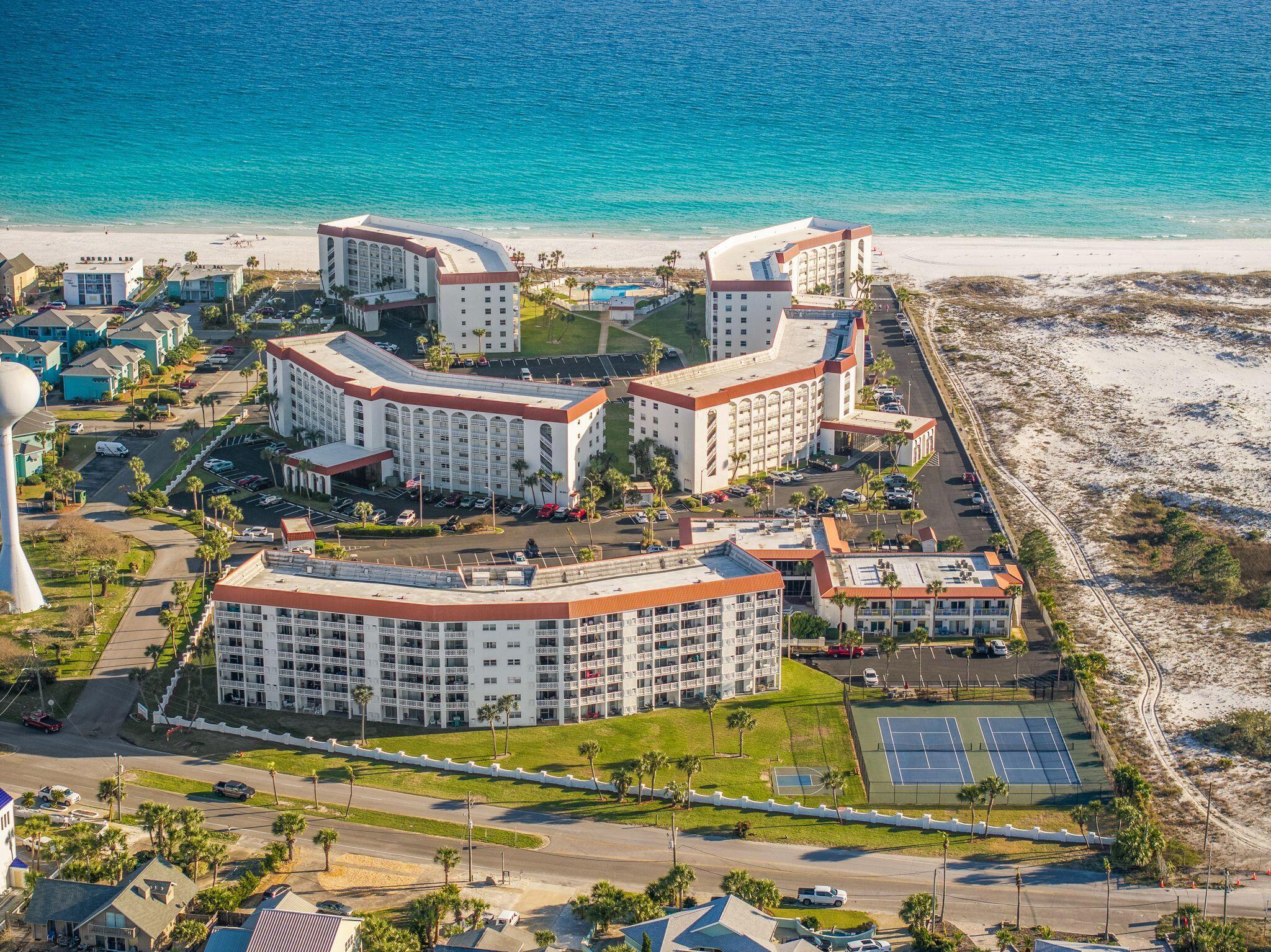 EL MATADOR CONDO - Residential