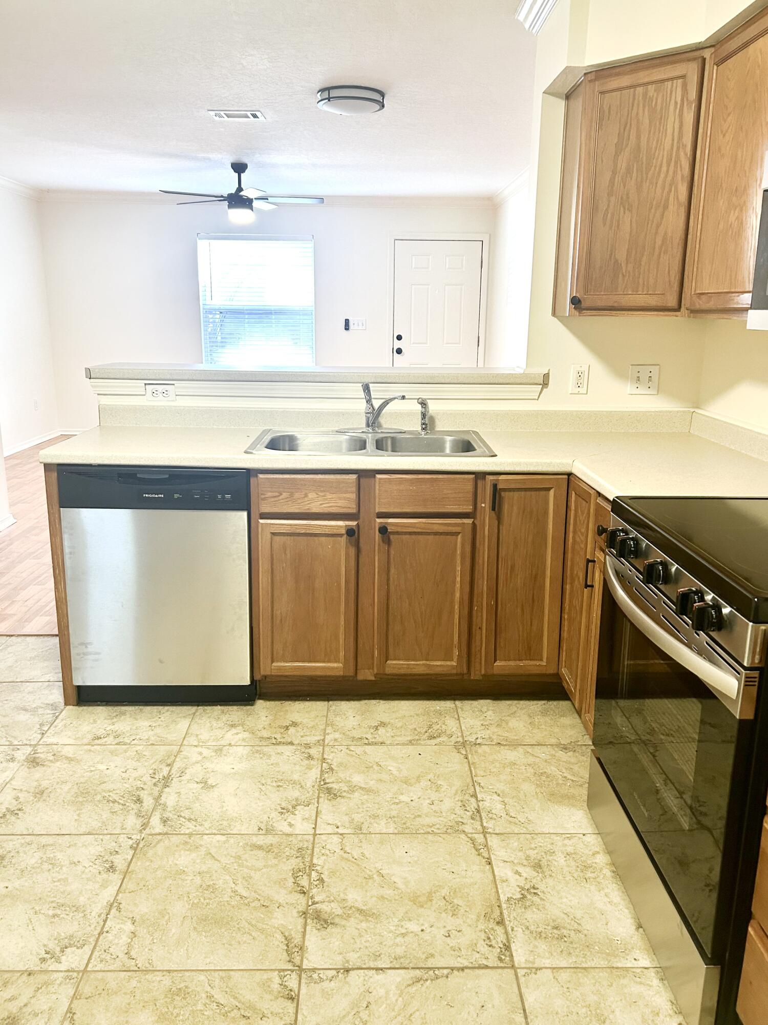 SHAY LIN T/H - Residential Lease