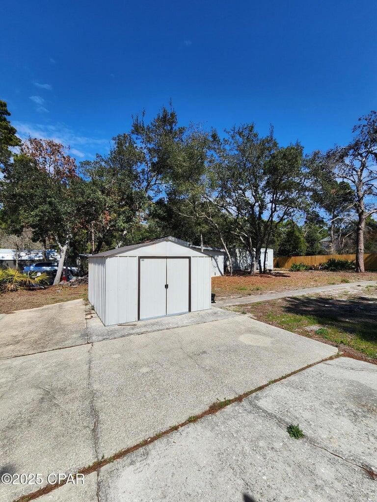 NO RECORDED SUBDIVISION - Land