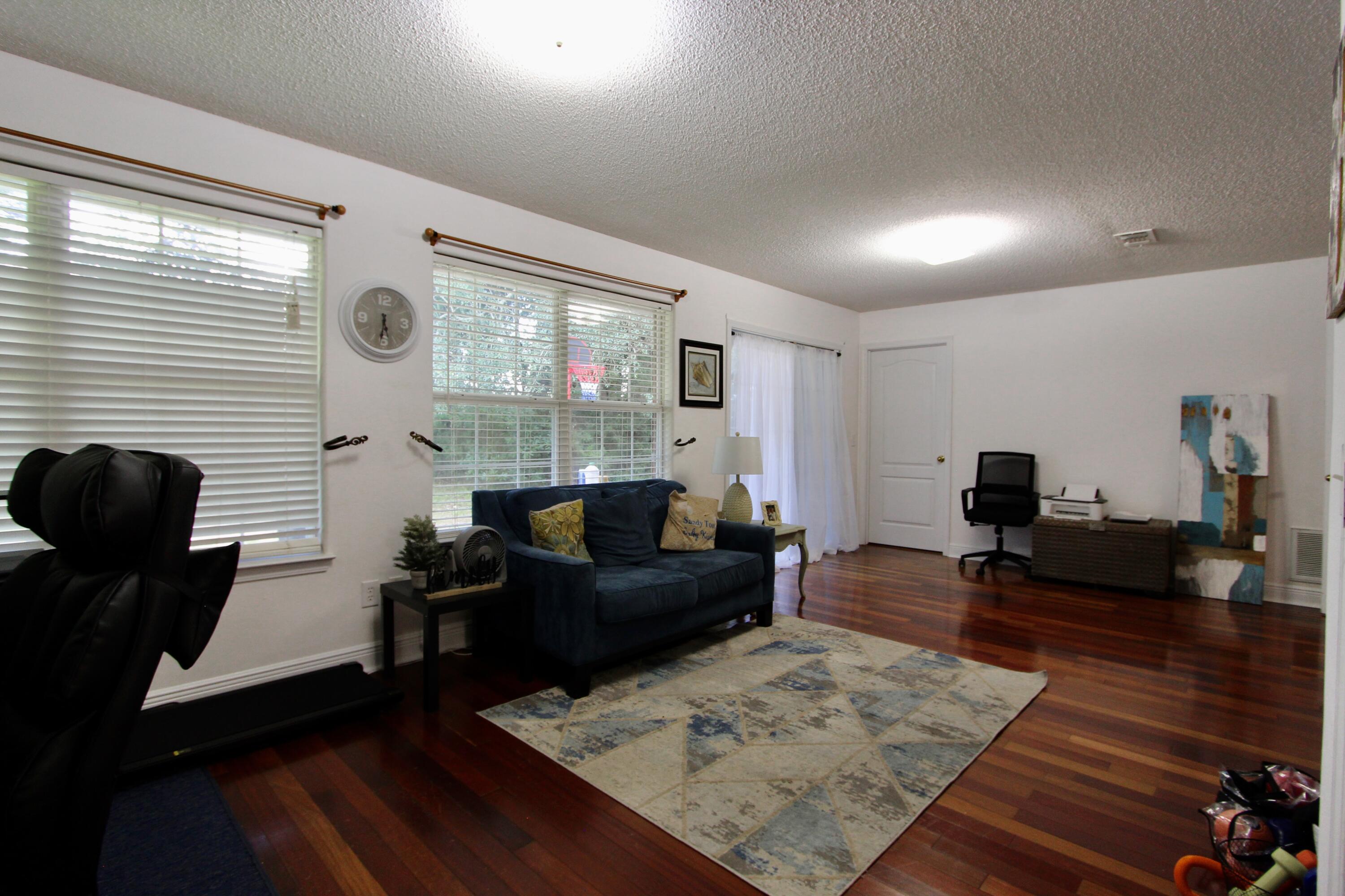 FOX VALLEY - Residential Lease