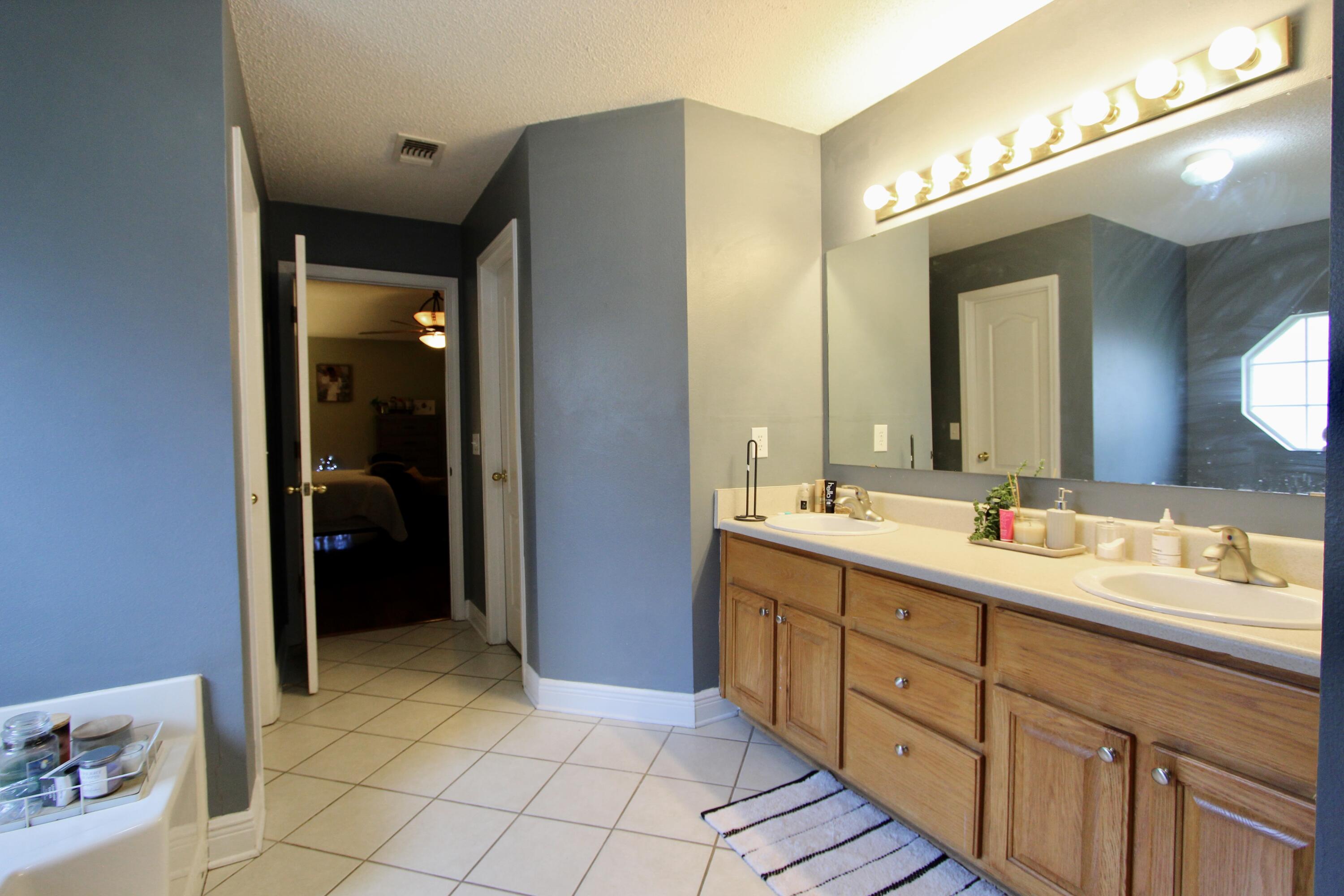 FOX VALLEY - Residential Lease