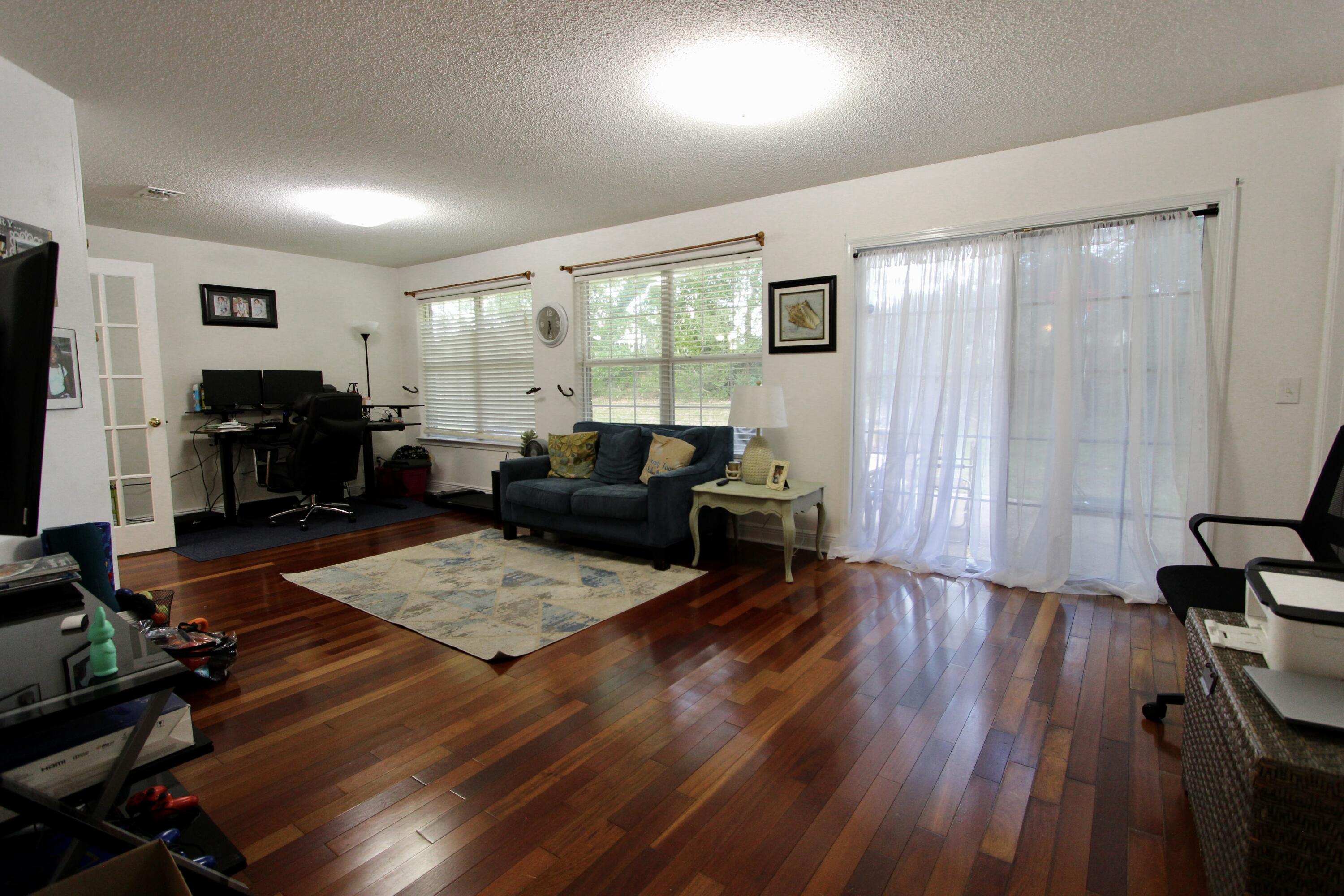 FOX VALLEY - Residential Lease