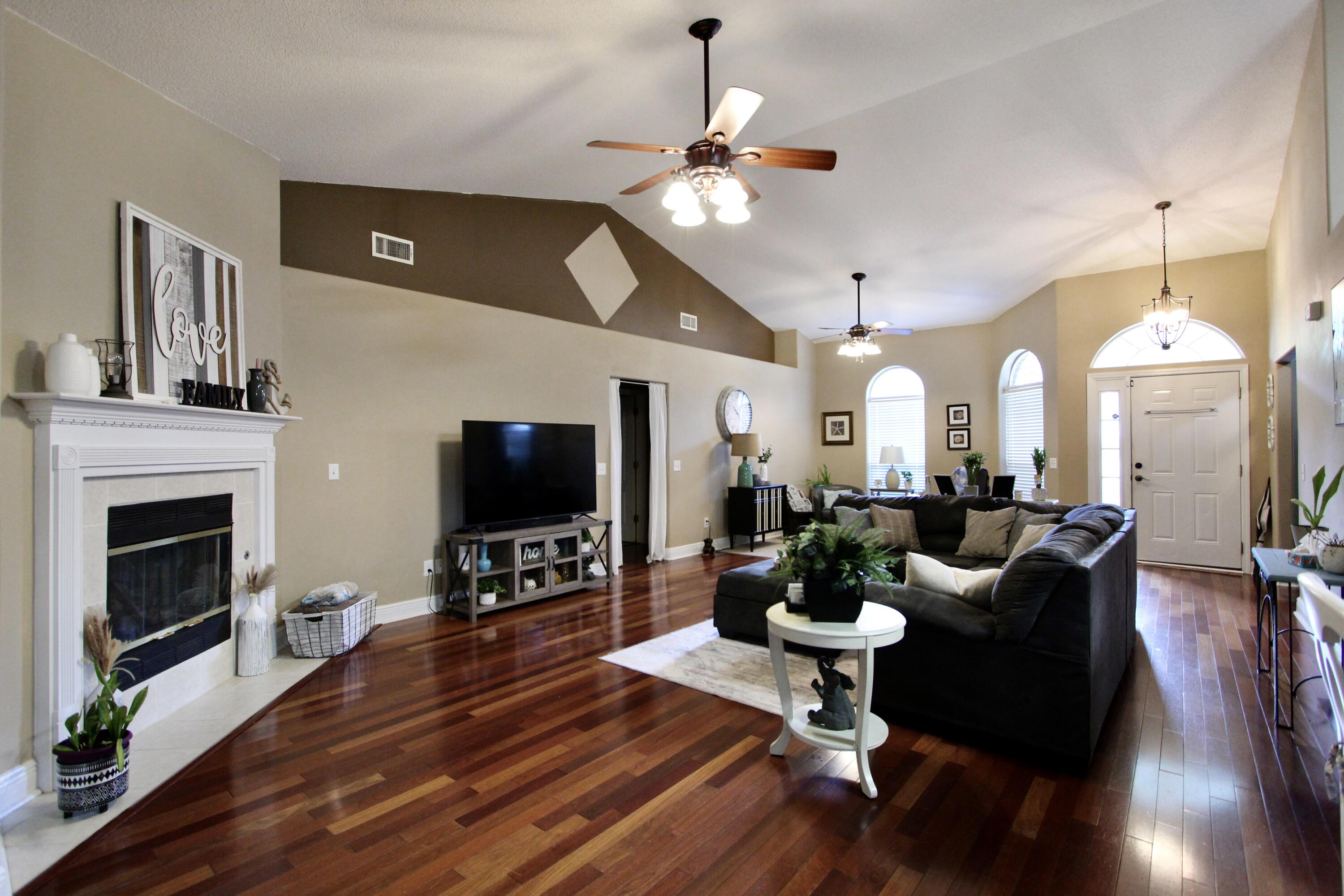 FOX VALLEY - Residential Lease