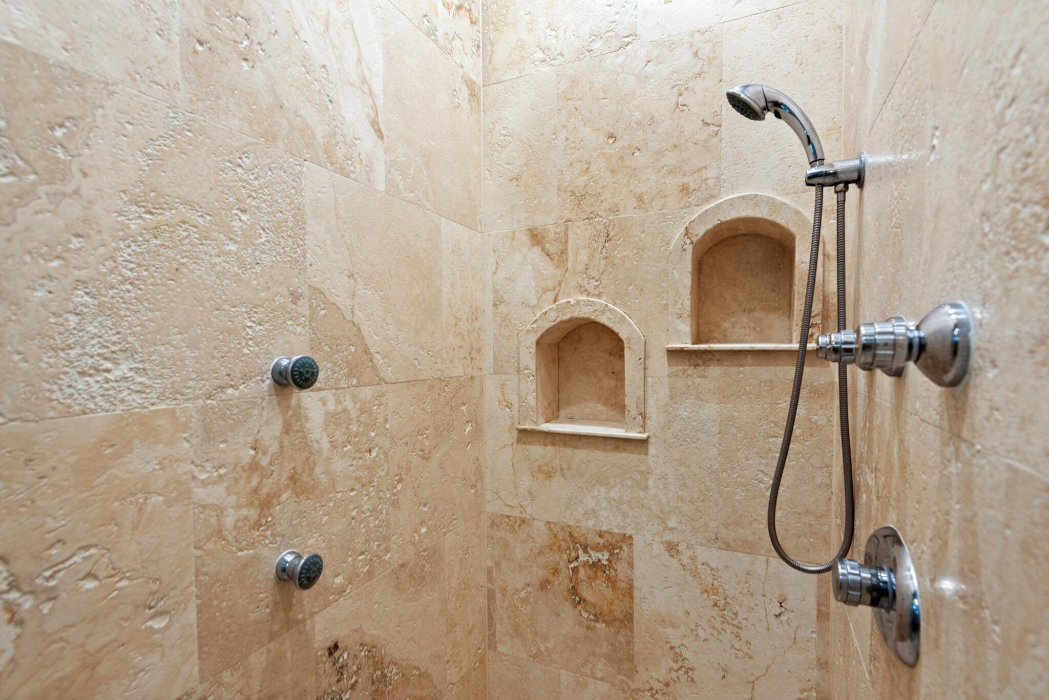 SOVEREIGN ISLE - Residential