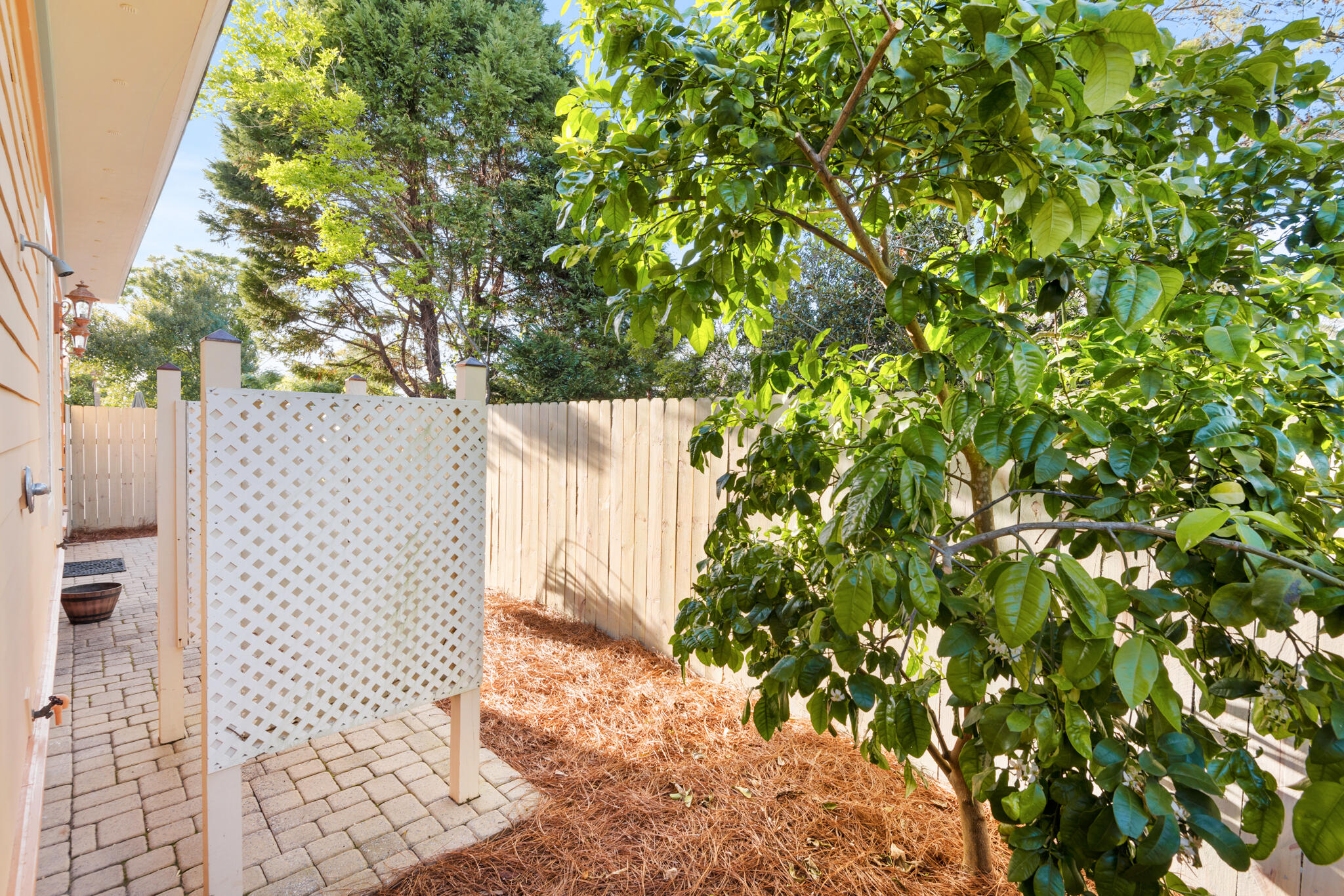 SOVEREIGN ISLE - Residential