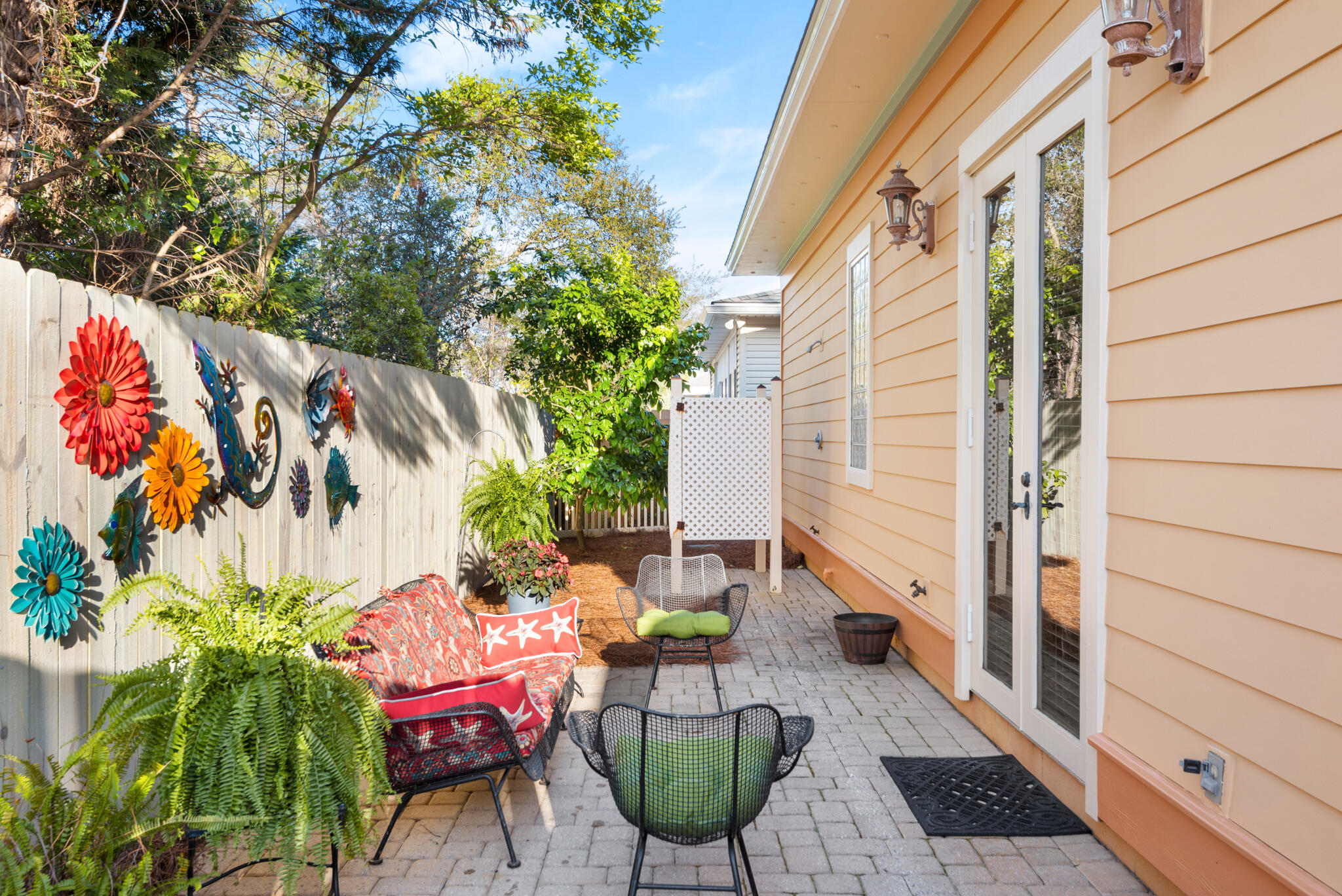 SOVEREIGN ISLE - Residential