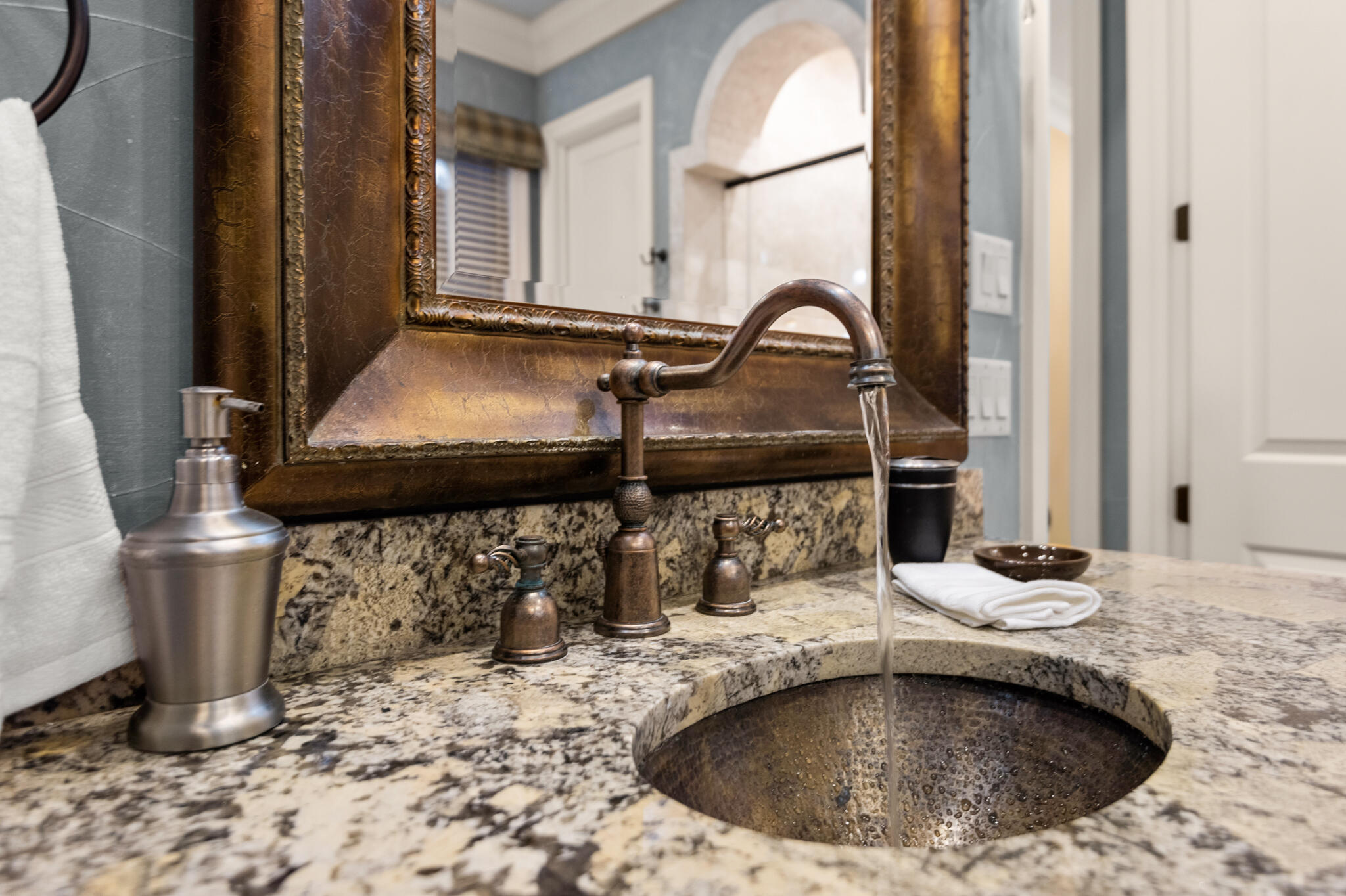 SOVEREIGN ISLE - Residential