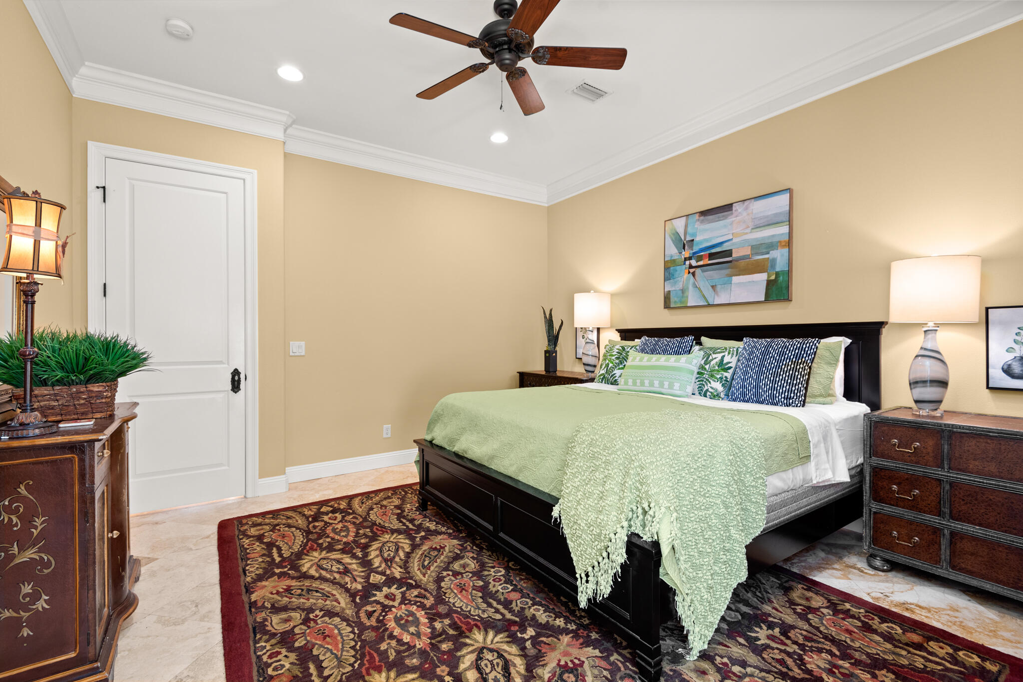 SOVEREIGN ISLE - Residential