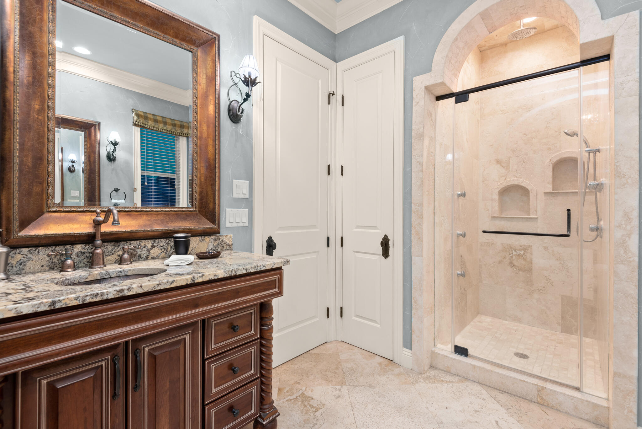 SOVEREIGN ISLE - Residential