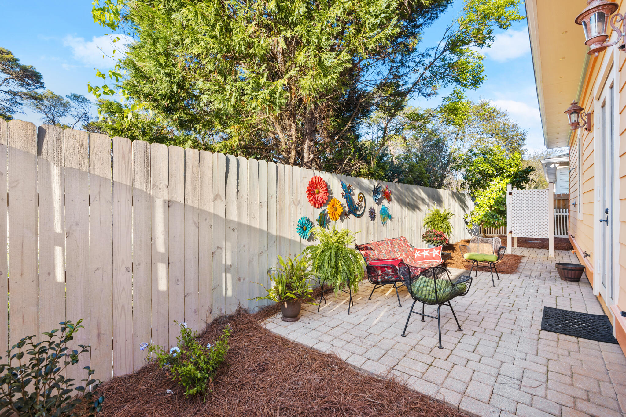 SOVEREIGN ISLE - Residential