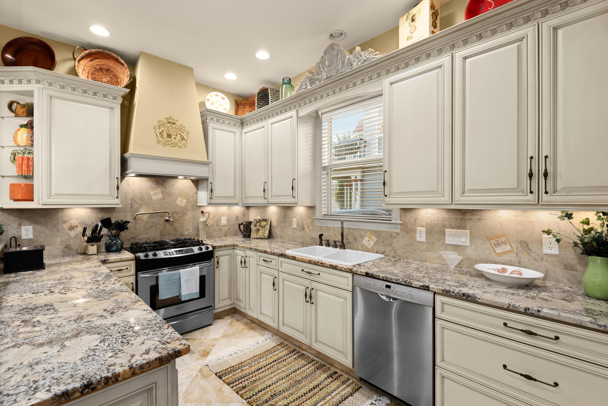 SOVEREIGN ISLE - Residential