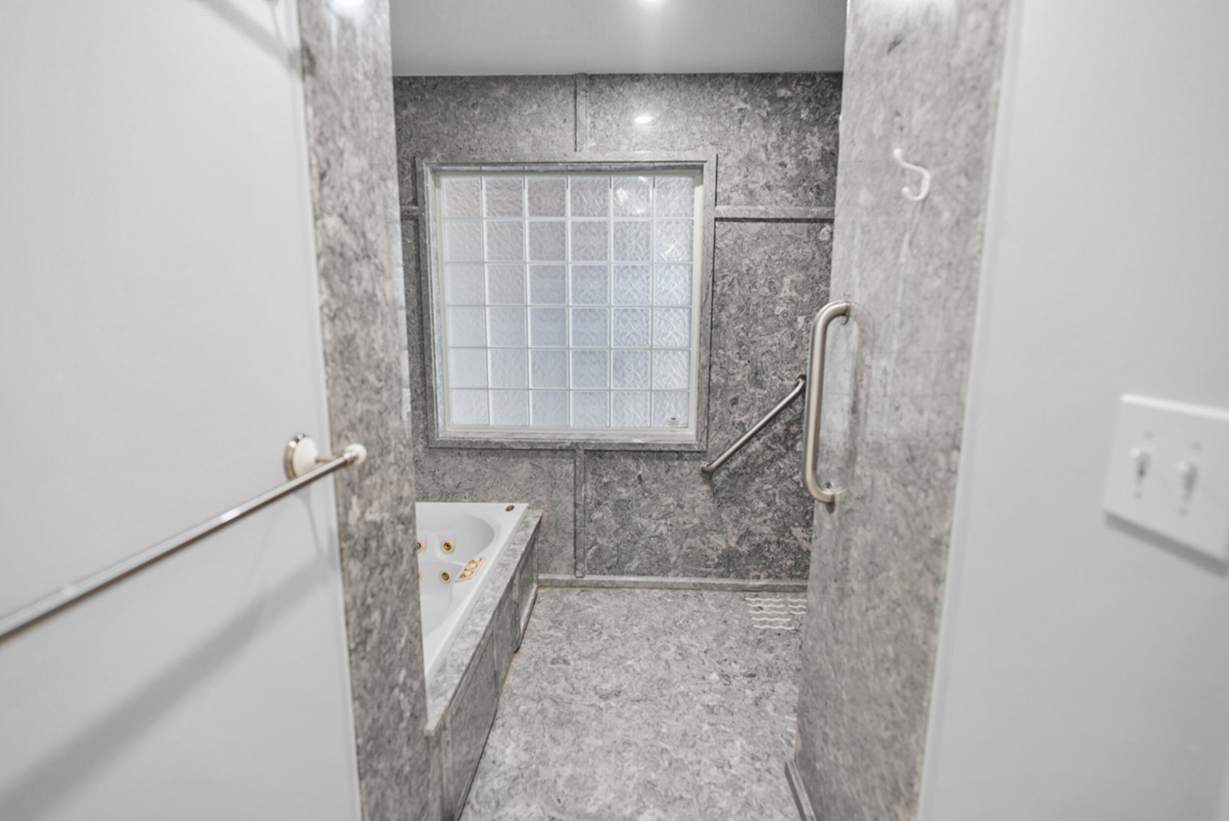 NAVARRE FIRST ADD - Residential