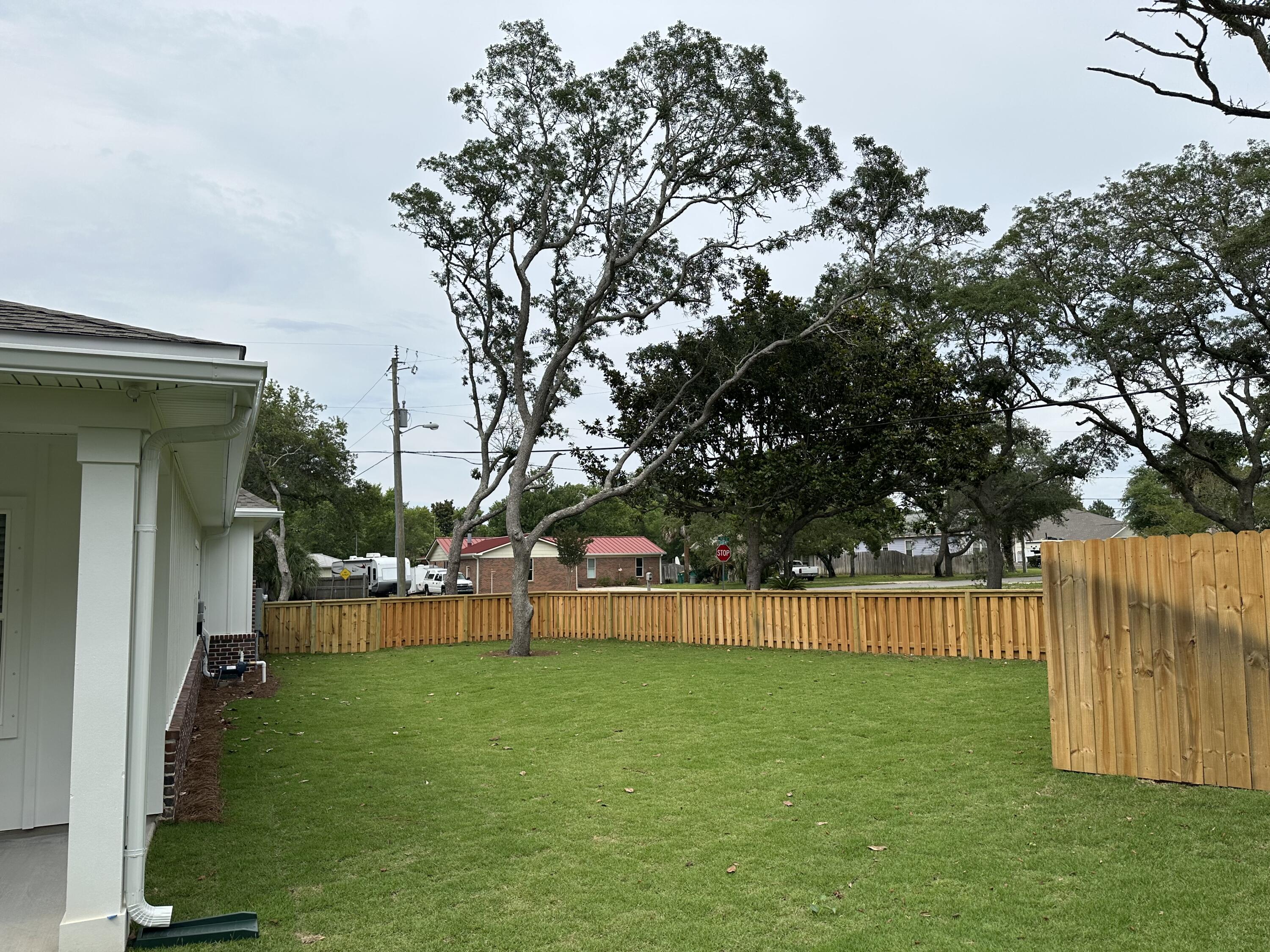 KELLYS 3RD ADDN TO DESTIN - Residential Lease