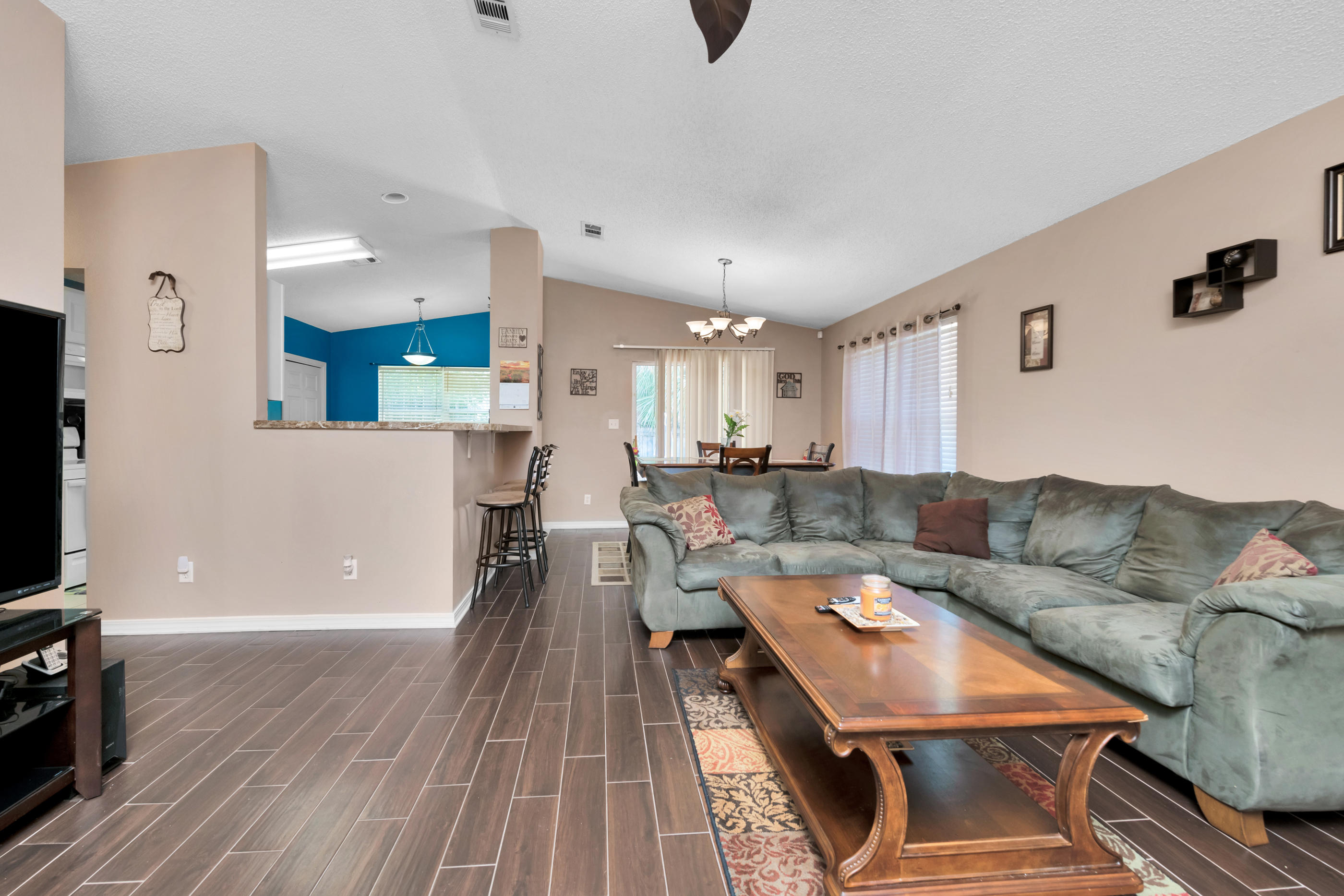 HIDDEN ESTATES - Residential