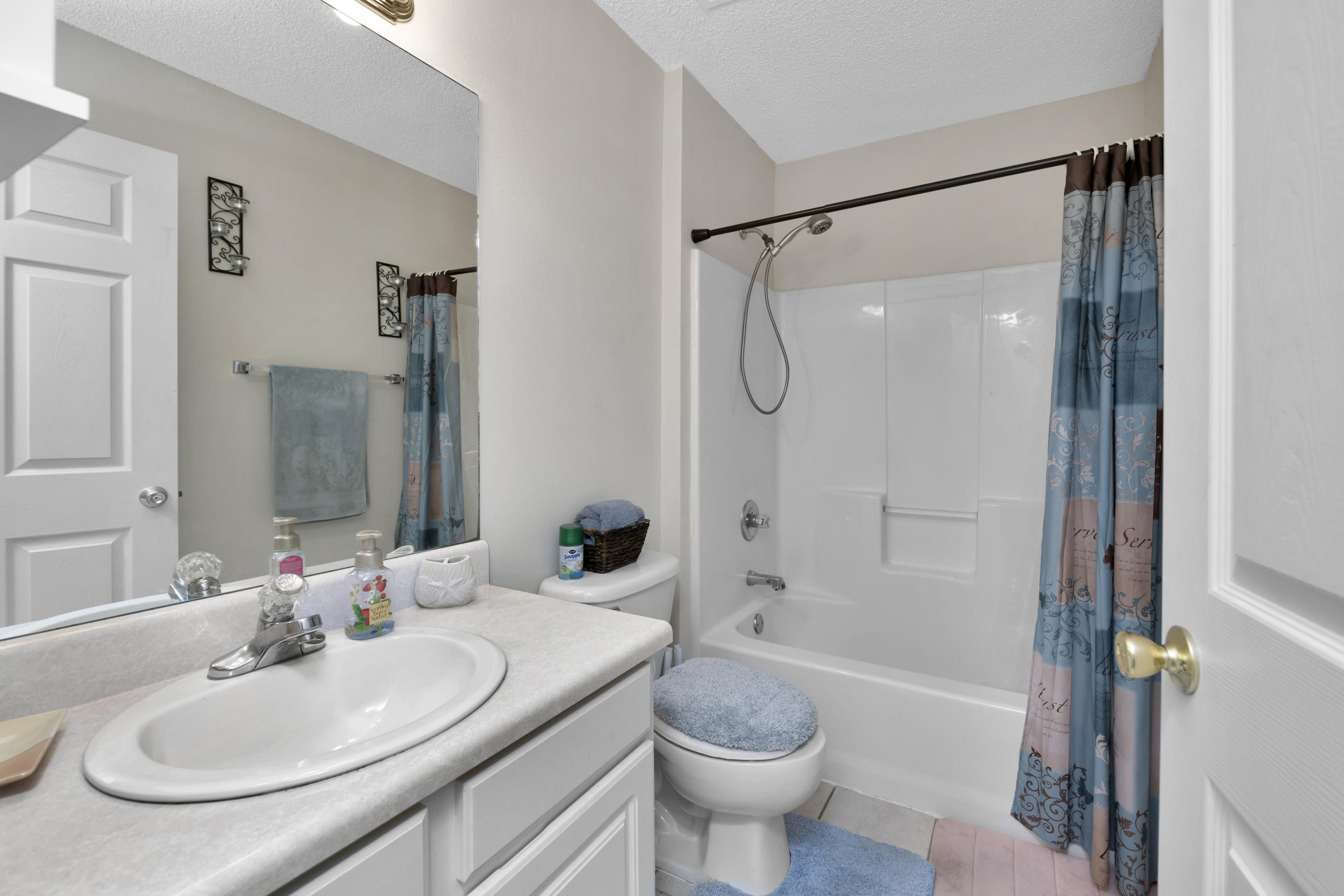 HIDDEN ESTATES - Residential