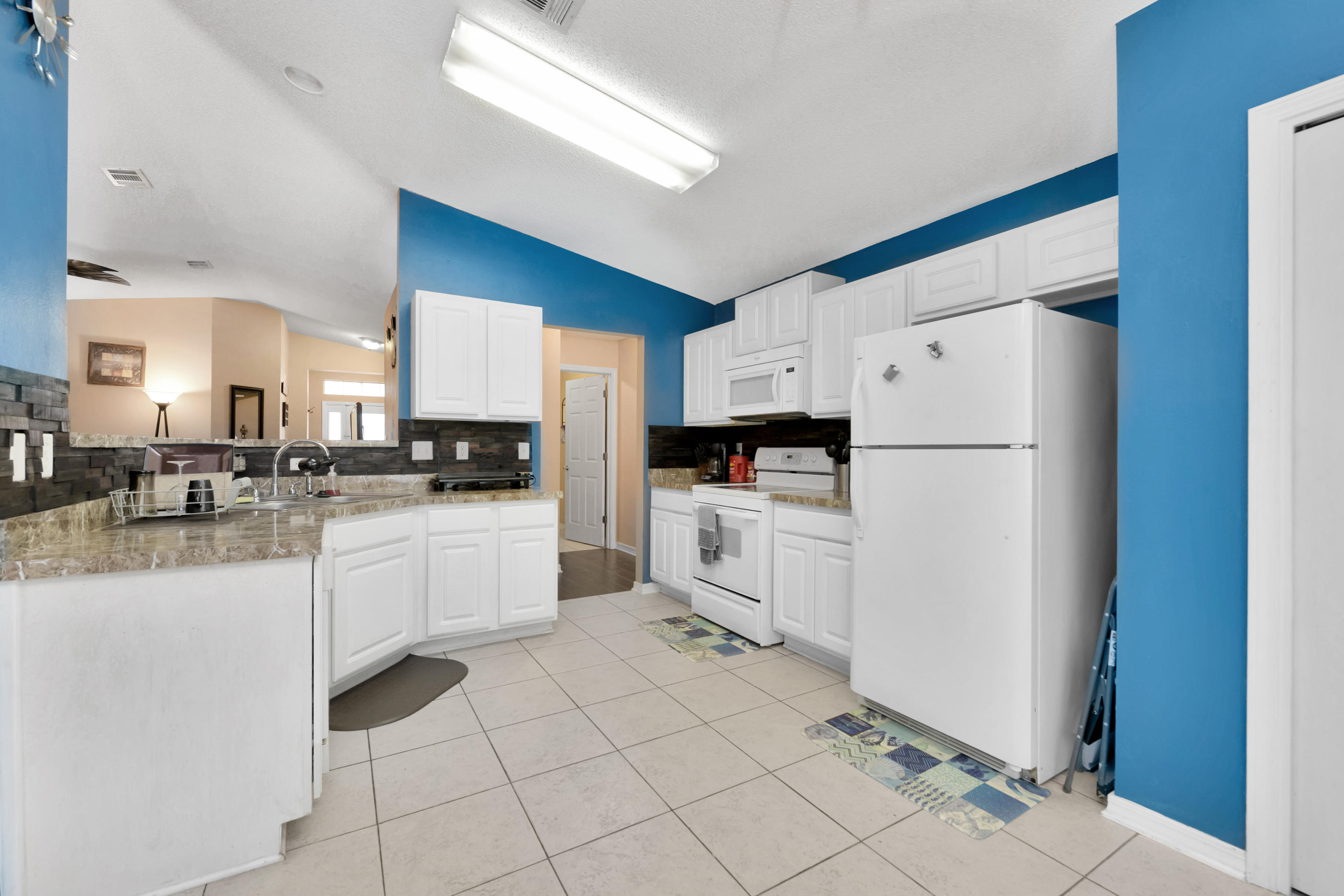 HIDDEN ESTATES - Residential