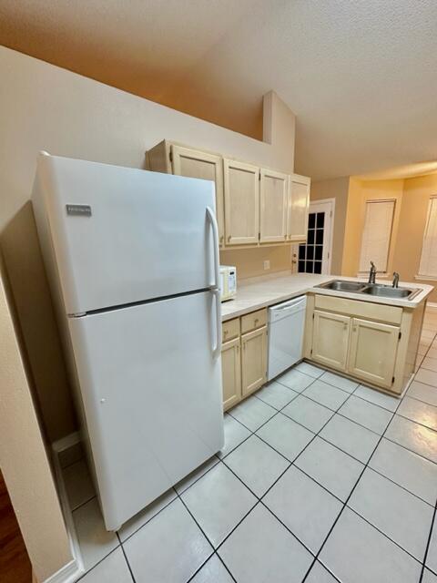 EMERALD VILLAGE S/D - Residential Lease