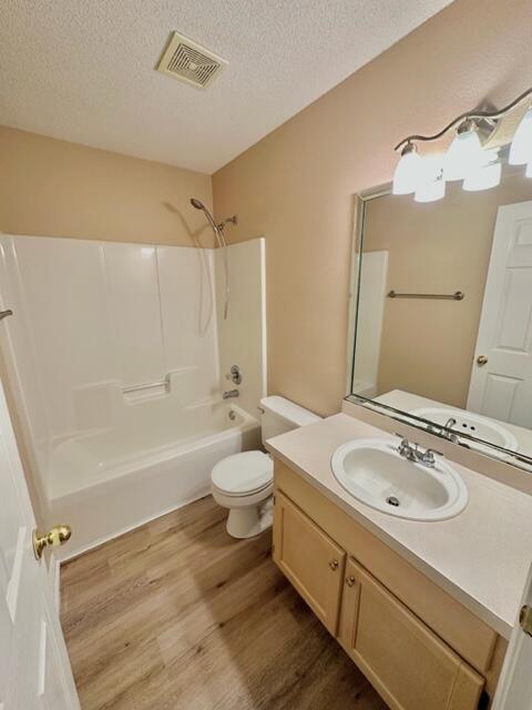 EMERALD VILLAGE S/D - Residential Lease