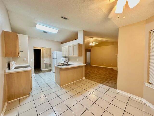 EMERALD VILLAGE S/D - Residential Lease