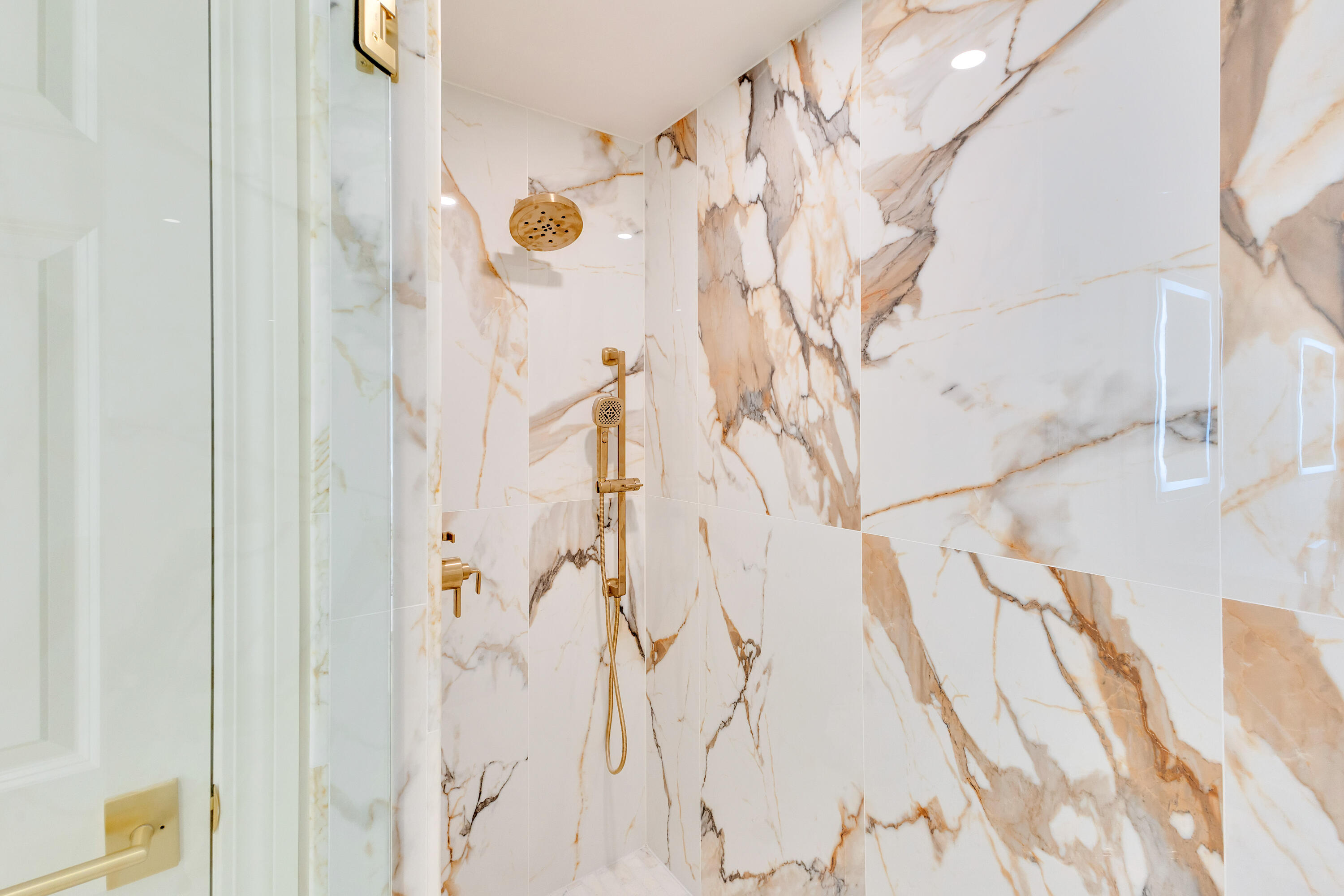 SOUTHWINDS III - Residential
