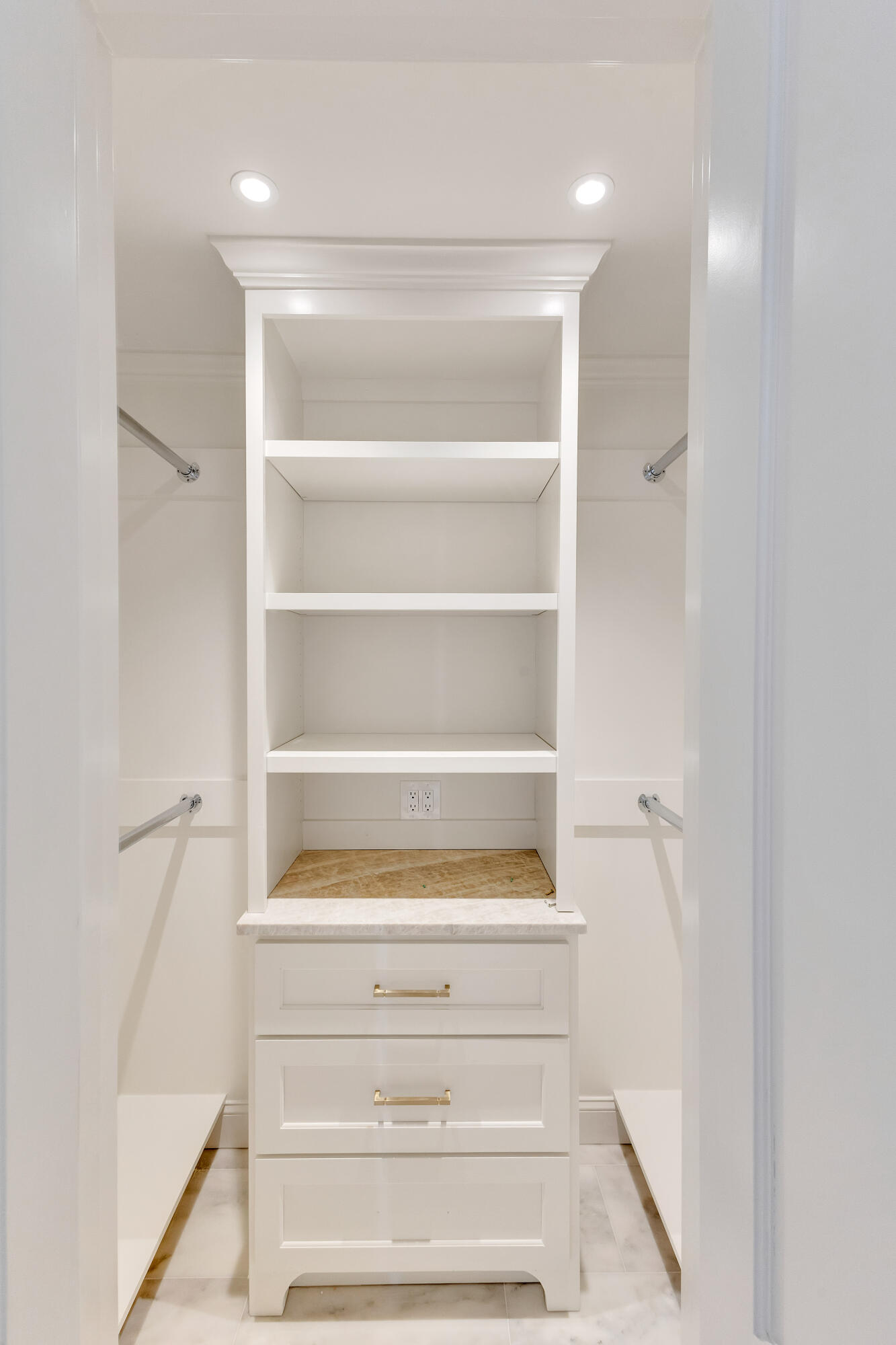 SOUTHWINDS III - Residential