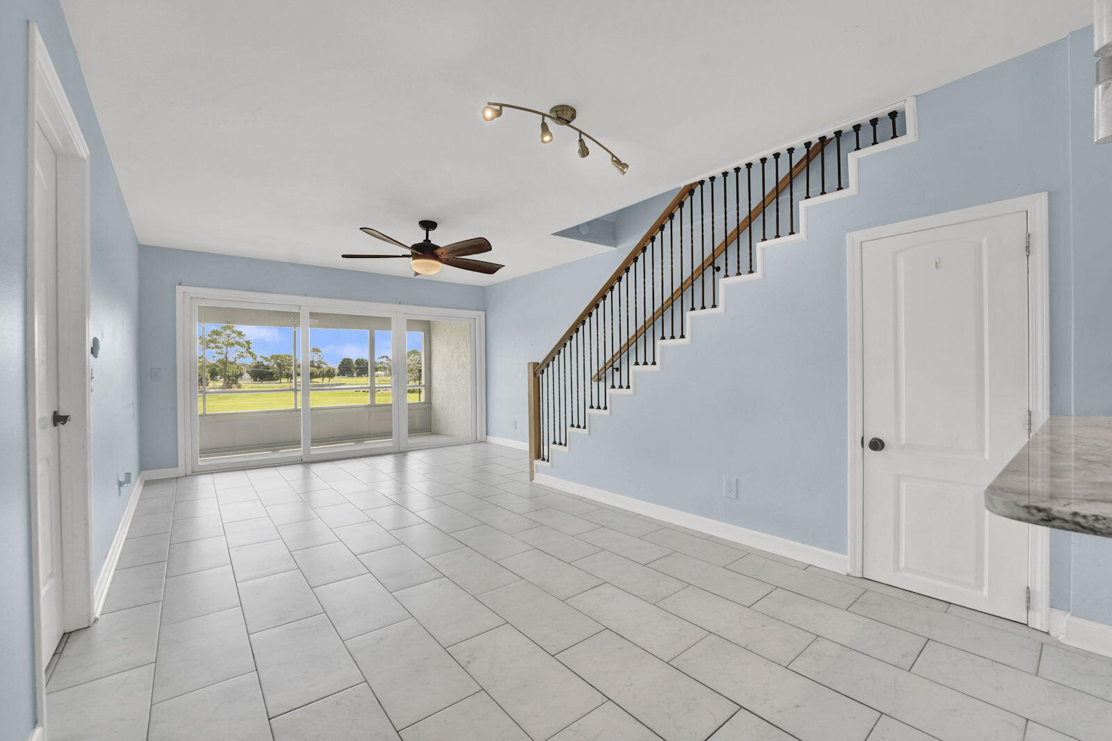 BAY POINT STUDIO VILLAS 3 CONDO - Residential