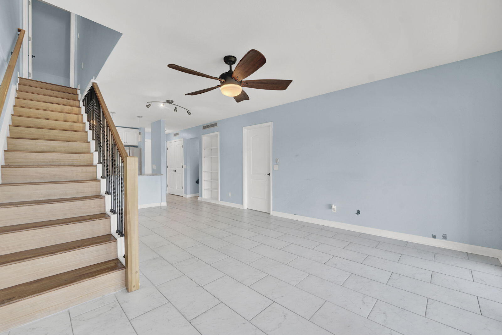 BAY POINT STUDIO VILLAS 3 CONDO - Residential