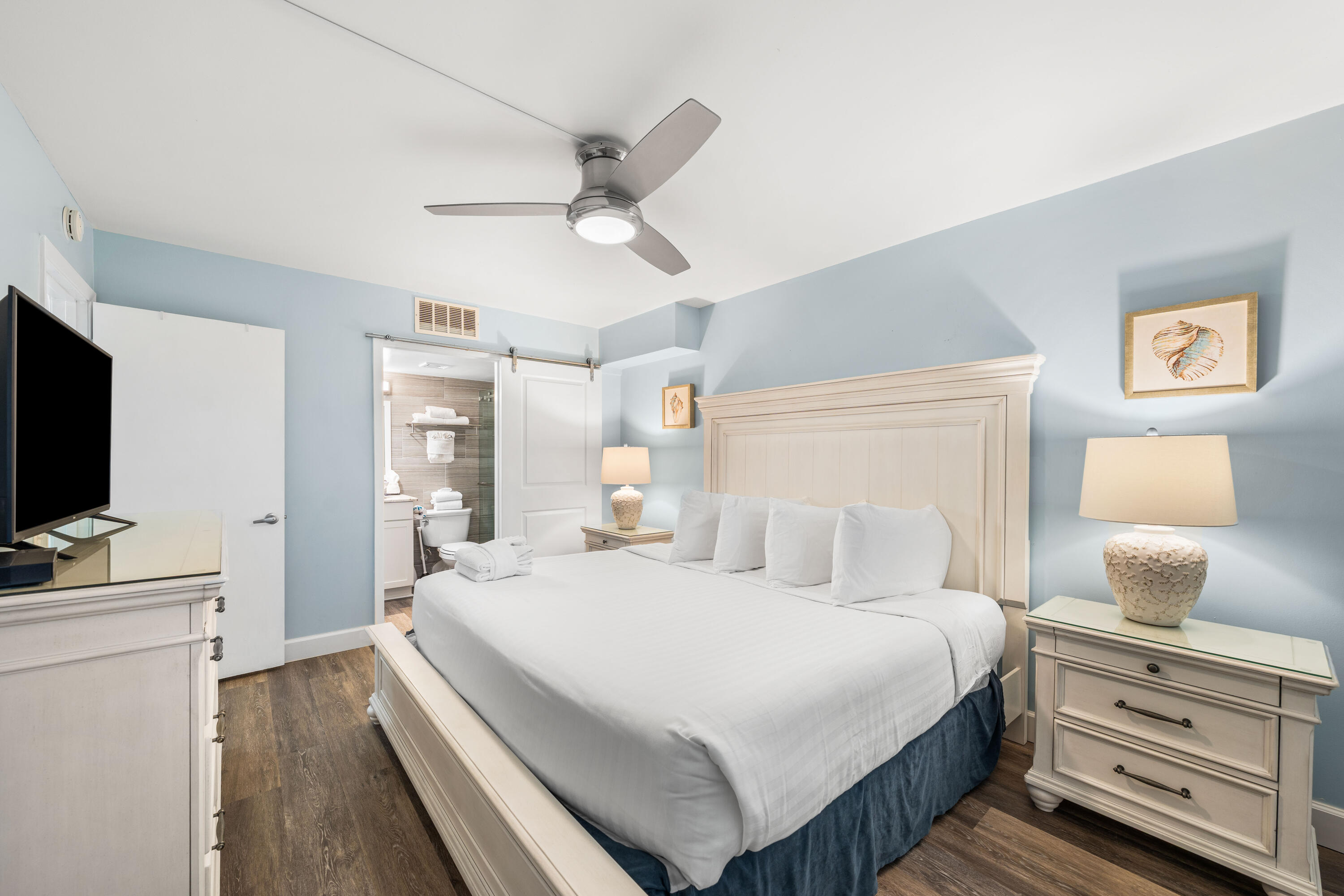 HOLIDAY SURF & RACQUET CLUB - Residential