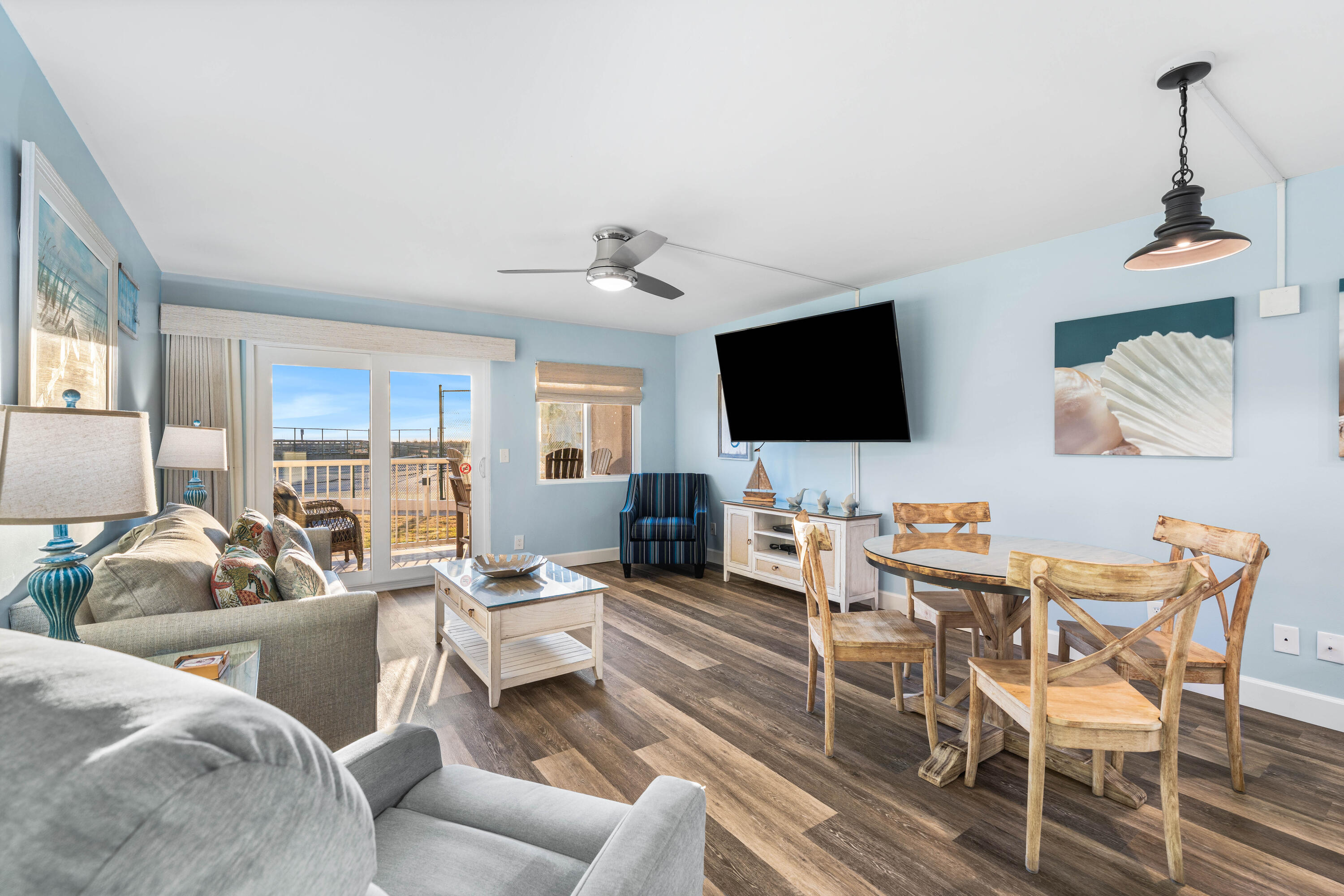HOLIDAY SURF & RACQUET CLUB - Residential