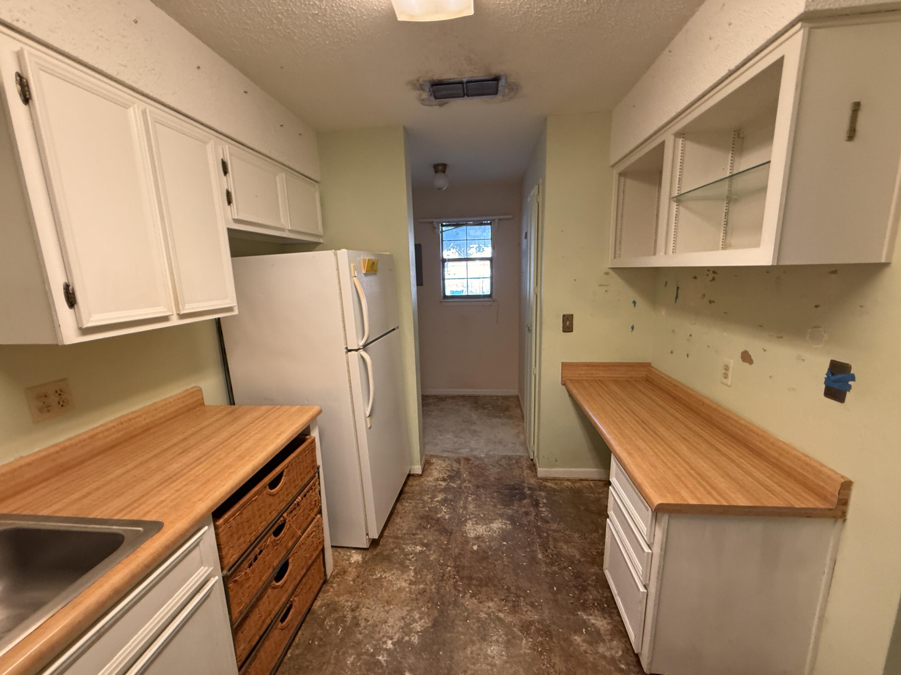 WOODHAM MANOR 3RD ADDN - Residential