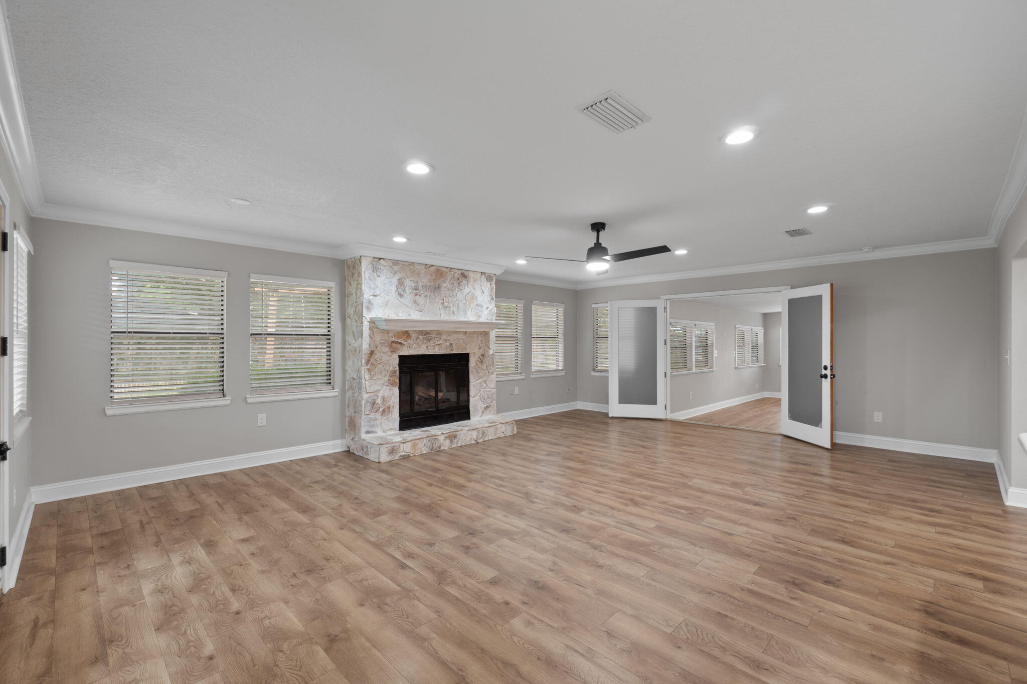 CAROL ANNE MANOR 1ST ADDN - Residential