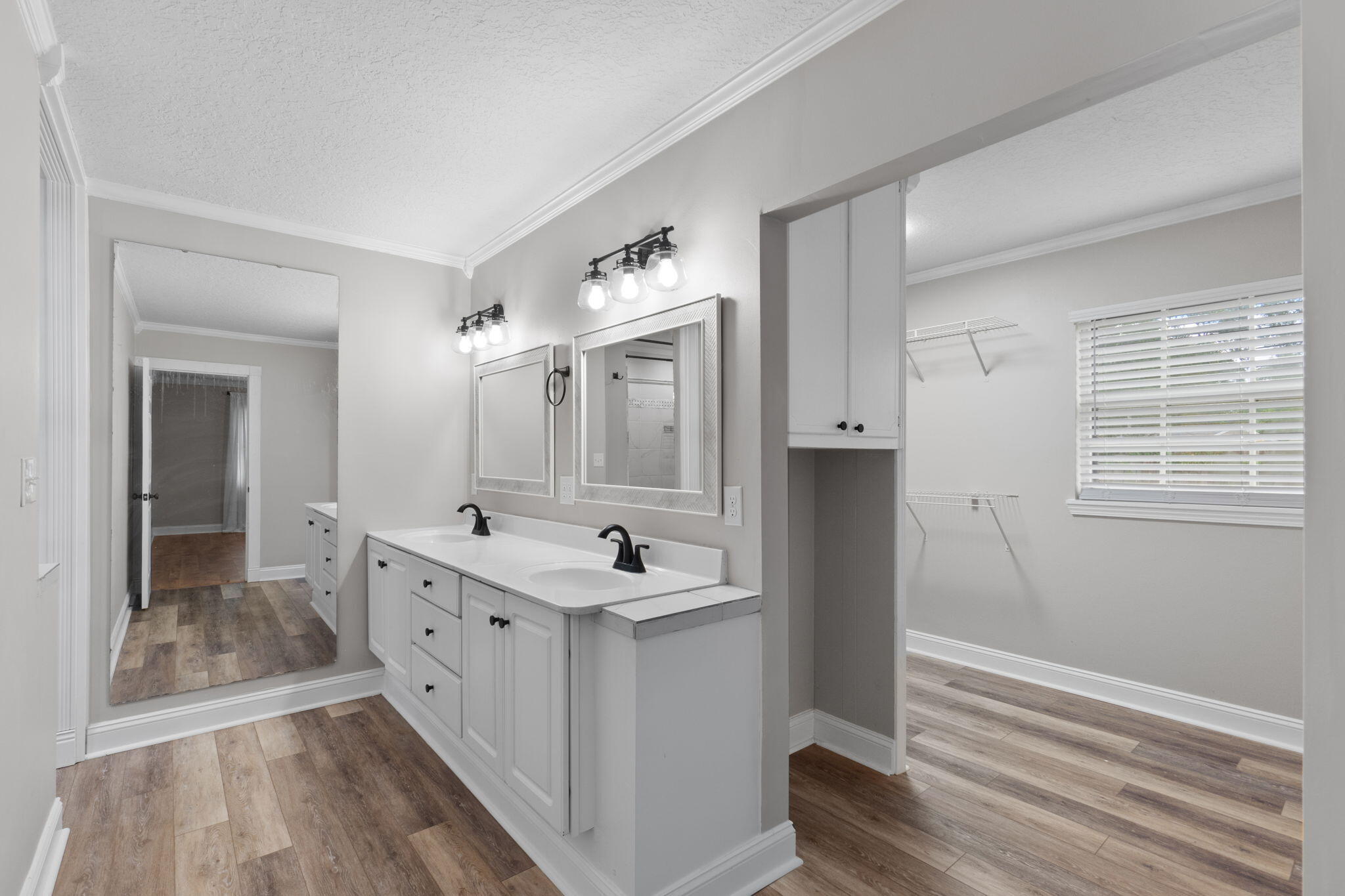 CAROL ANNE MANOR 1ST ADDN - Residential