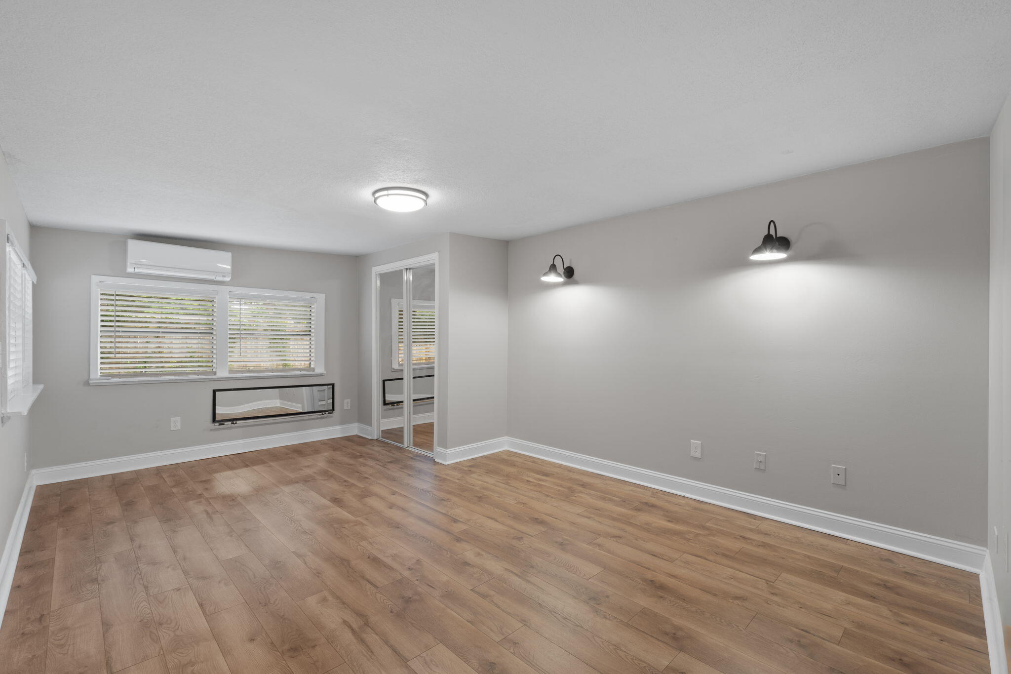 CAROL ANNE MANOR 1ST ADDN - Residential