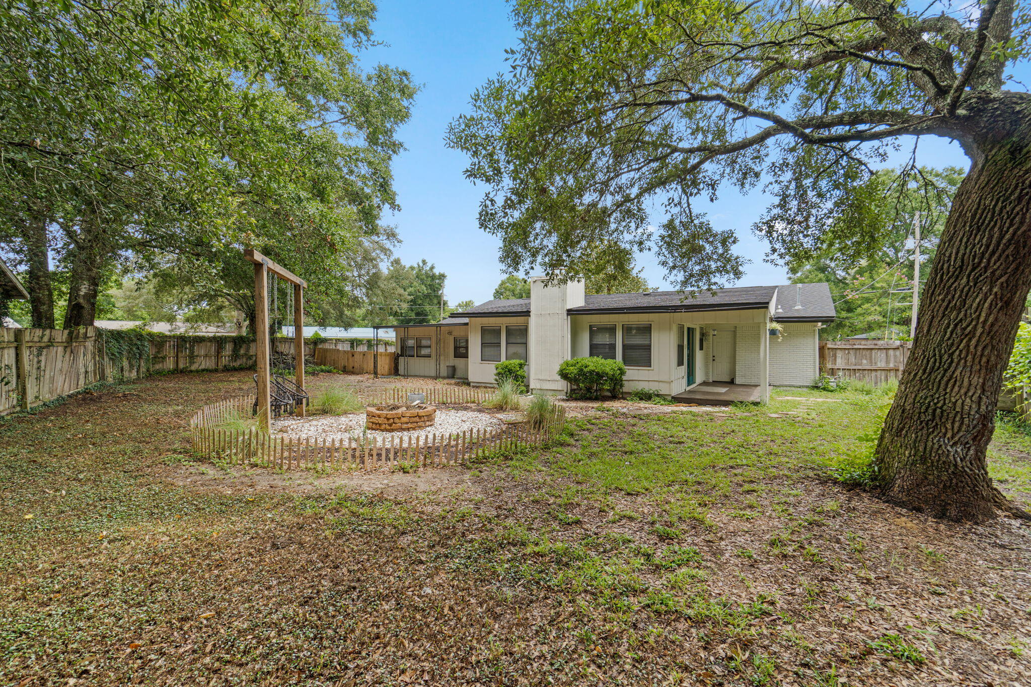 CAROL ANNE MANOR 1ST ADDN - Residential