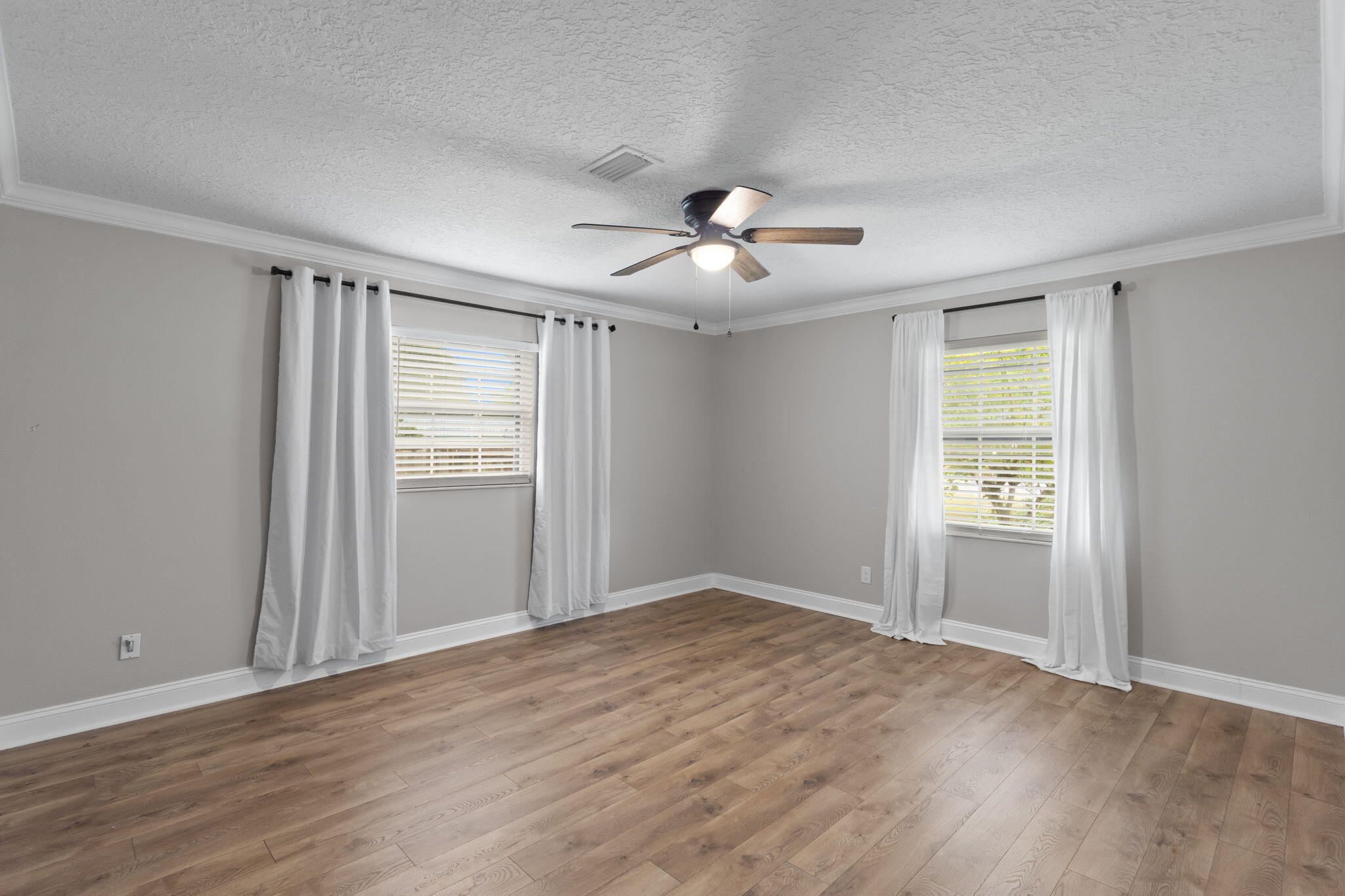 CAROL ANNE MANOR 1ST ADDN - Residential